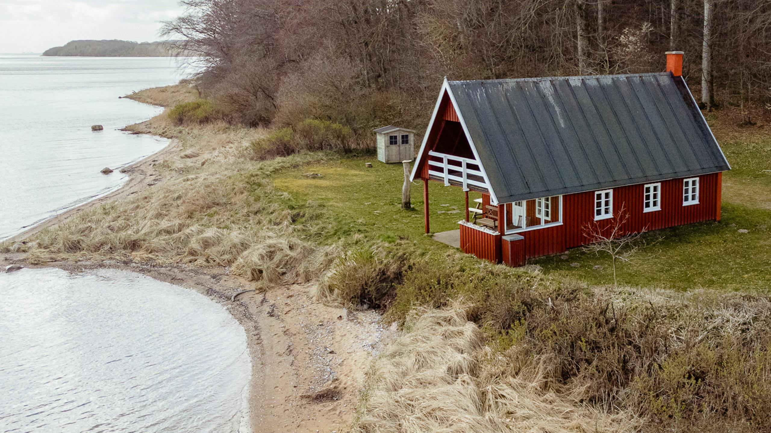 Gør sommerhusdrømmen til virkelighed: Bankrådgiverens bedste råd til sommerhuskøb trin-for-trin