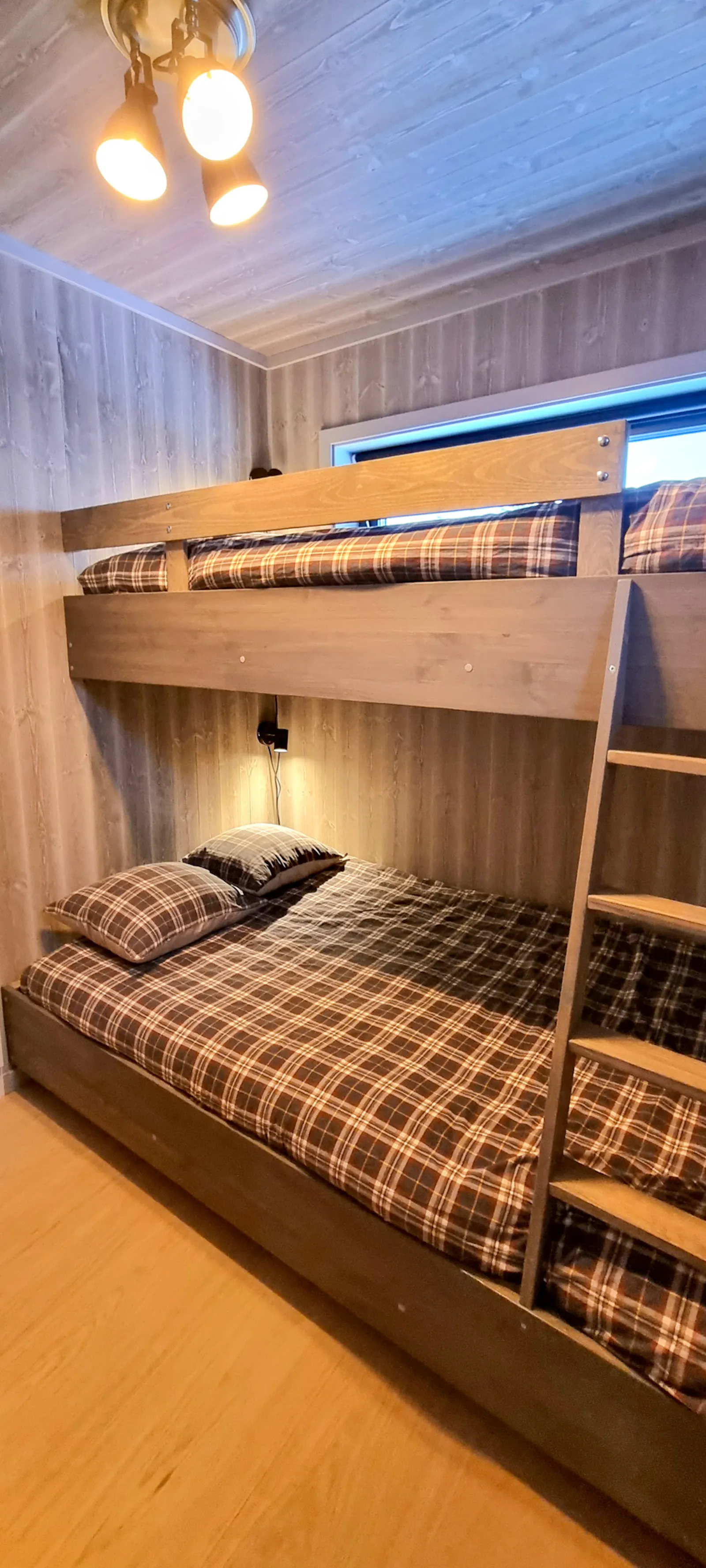 Modern fjällstuga med bastu nära Klövsjö – bild 13 av 24