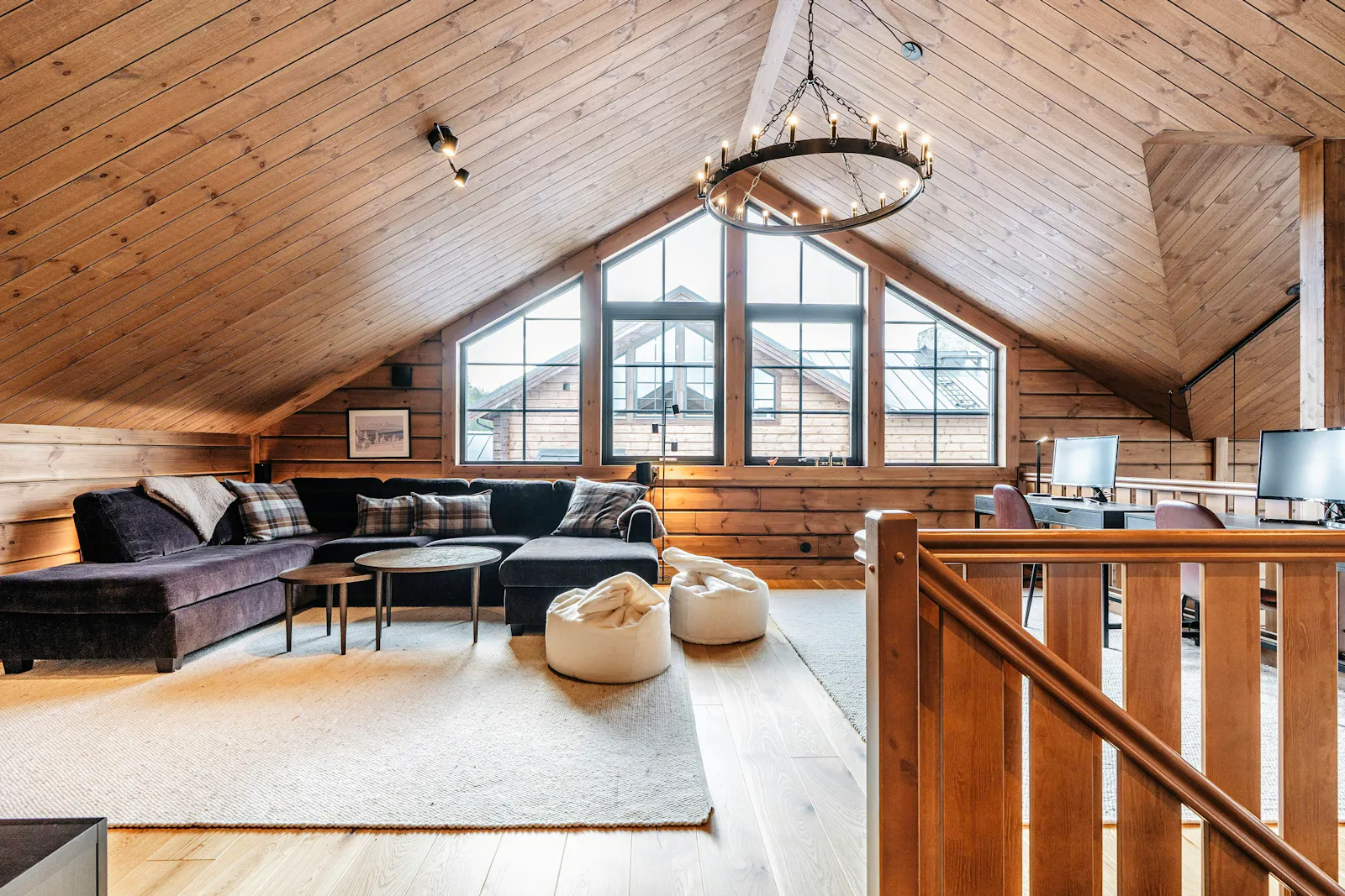 Fjällstuga med hög takhöjd och plats för 11 gäster – bild 13 av 24