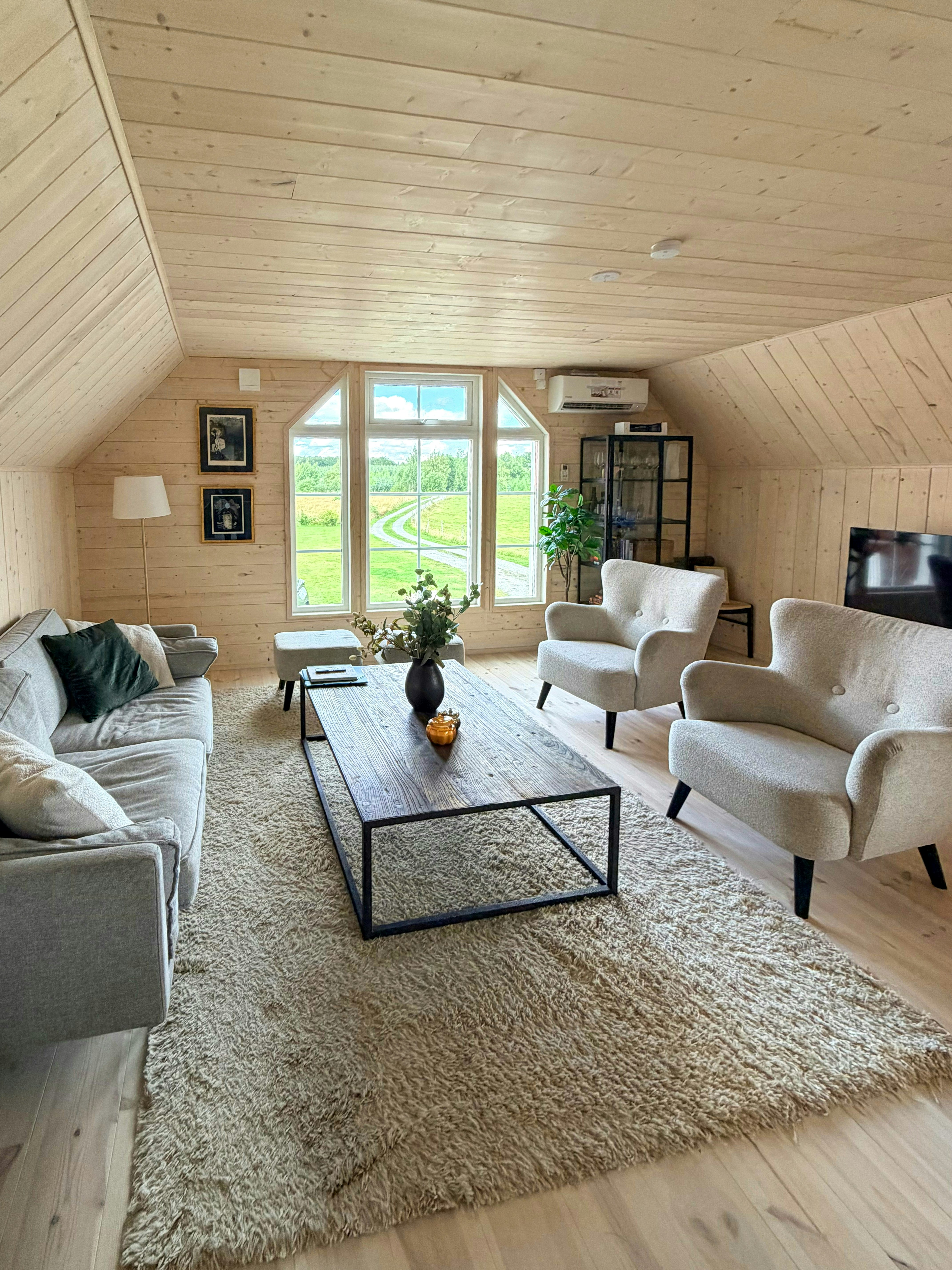 Nybyggd lägenhet över gammalt stall i Skåne
