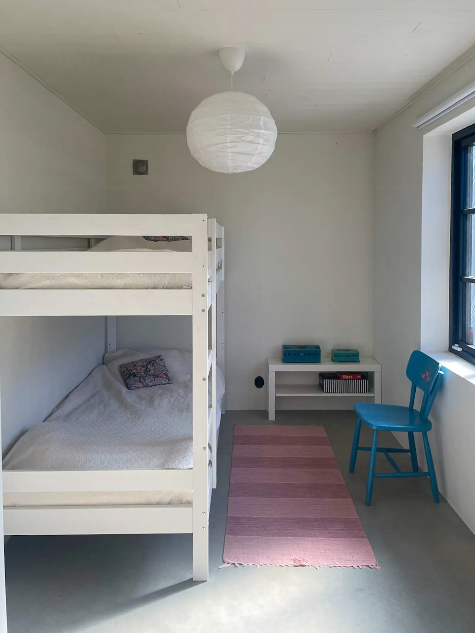 Nybyggt hus med braskamin på Österlen – bild 7 av 13