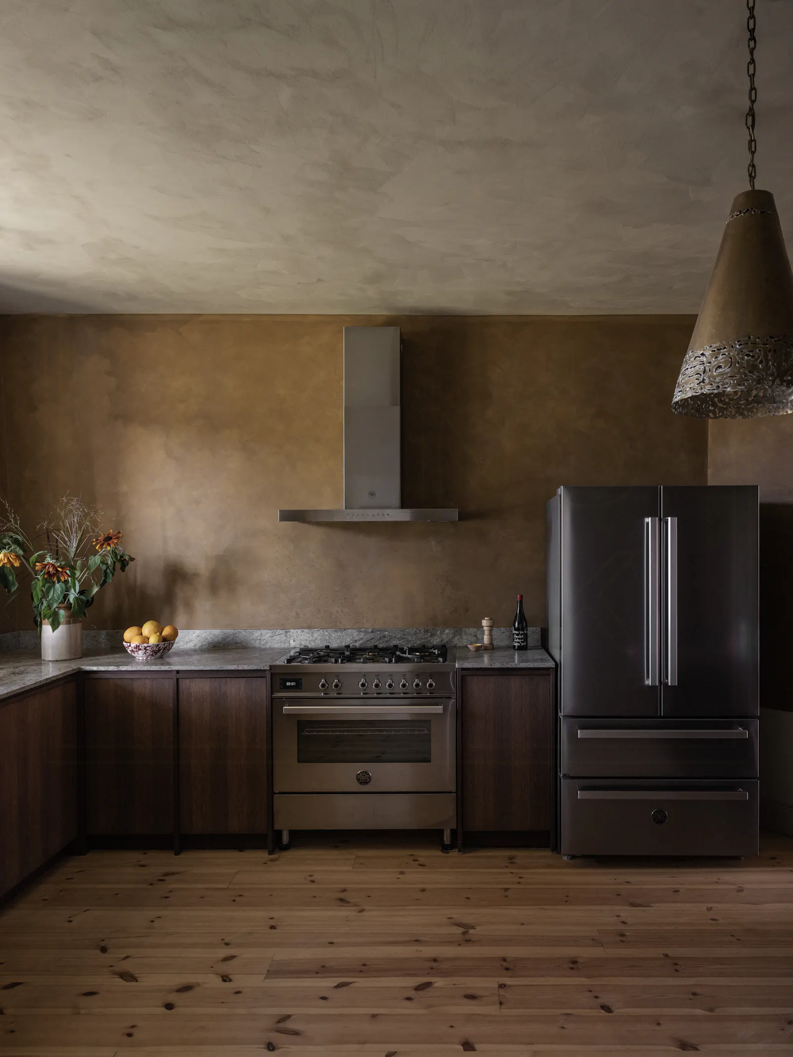 Stilfull gård med designinteriör på Österlen – bild 3 av 24