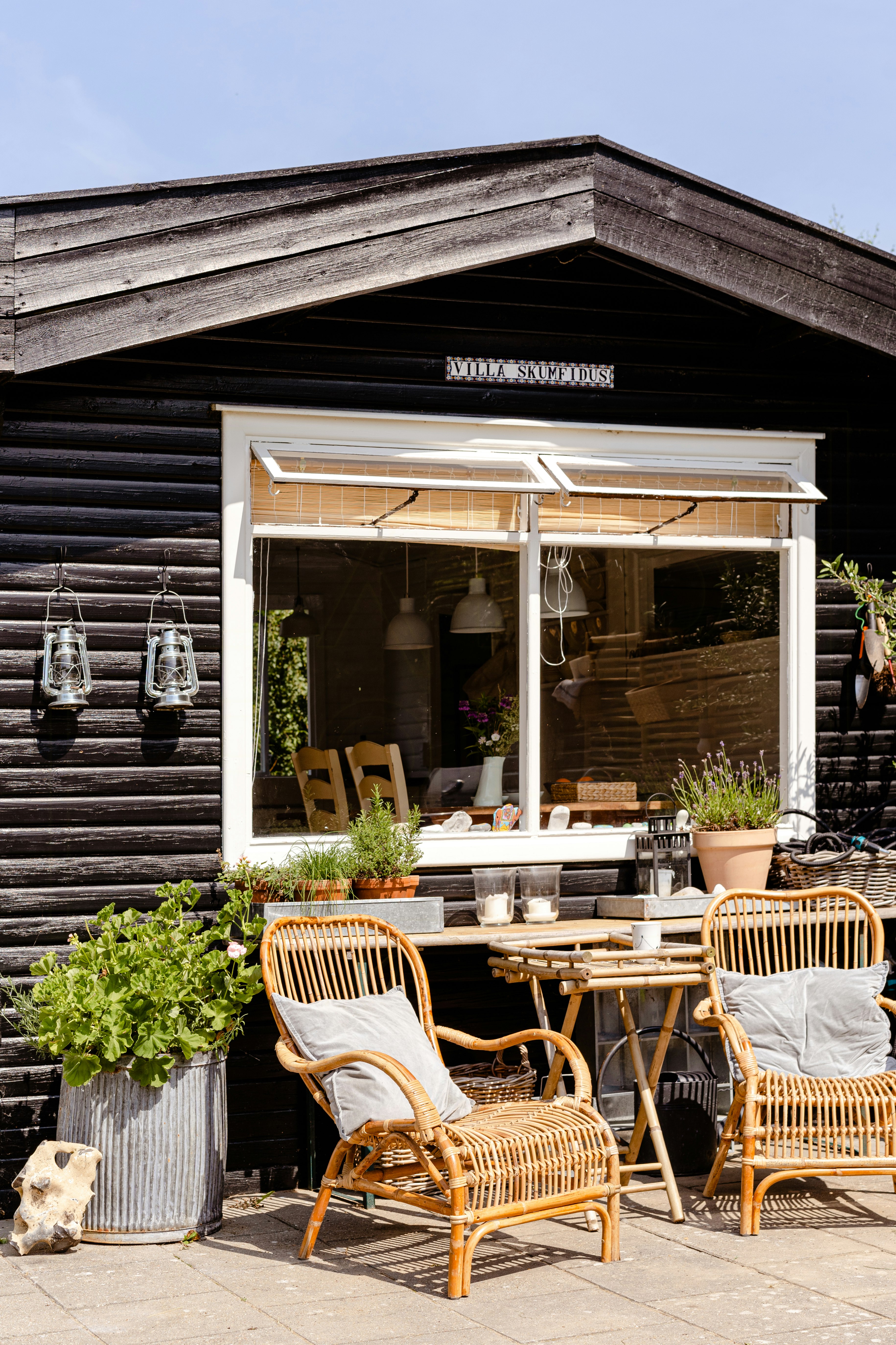 Nyd stjernehimlen fra solsengen ved Villa Skumfidus