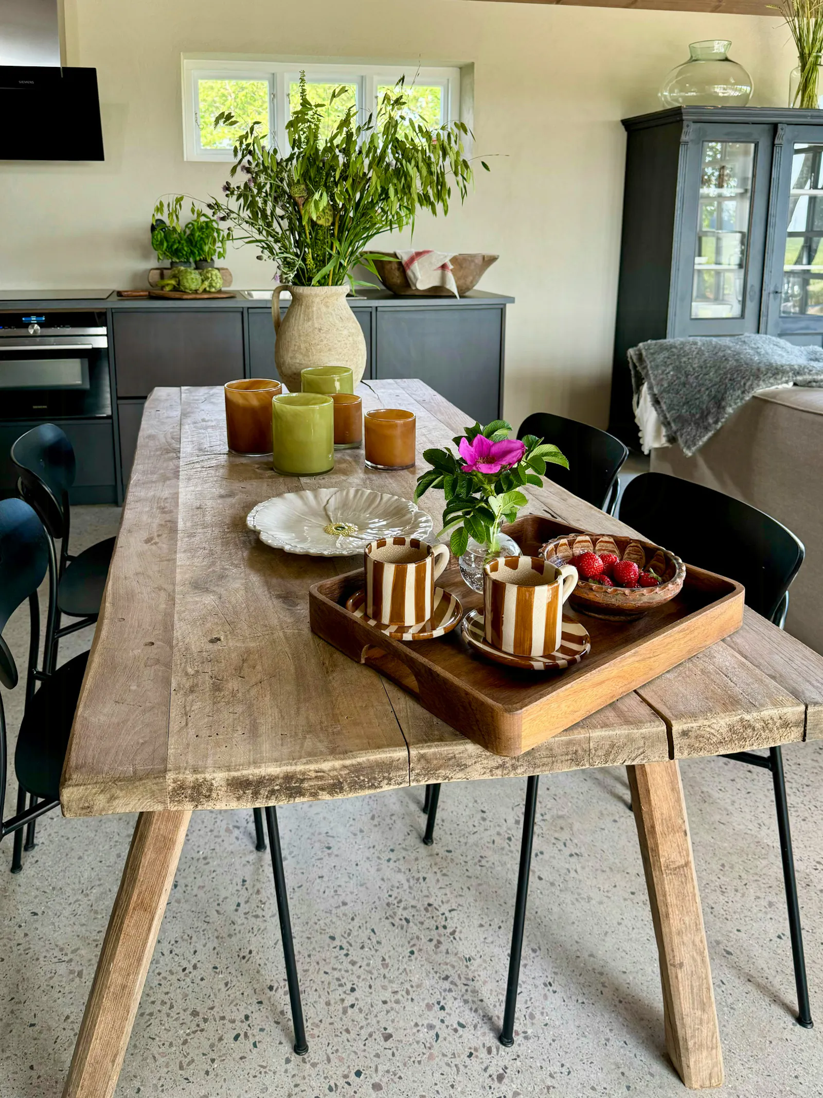 Fyrlängad gård i hjärtat av Österlen – bild 6 av 21