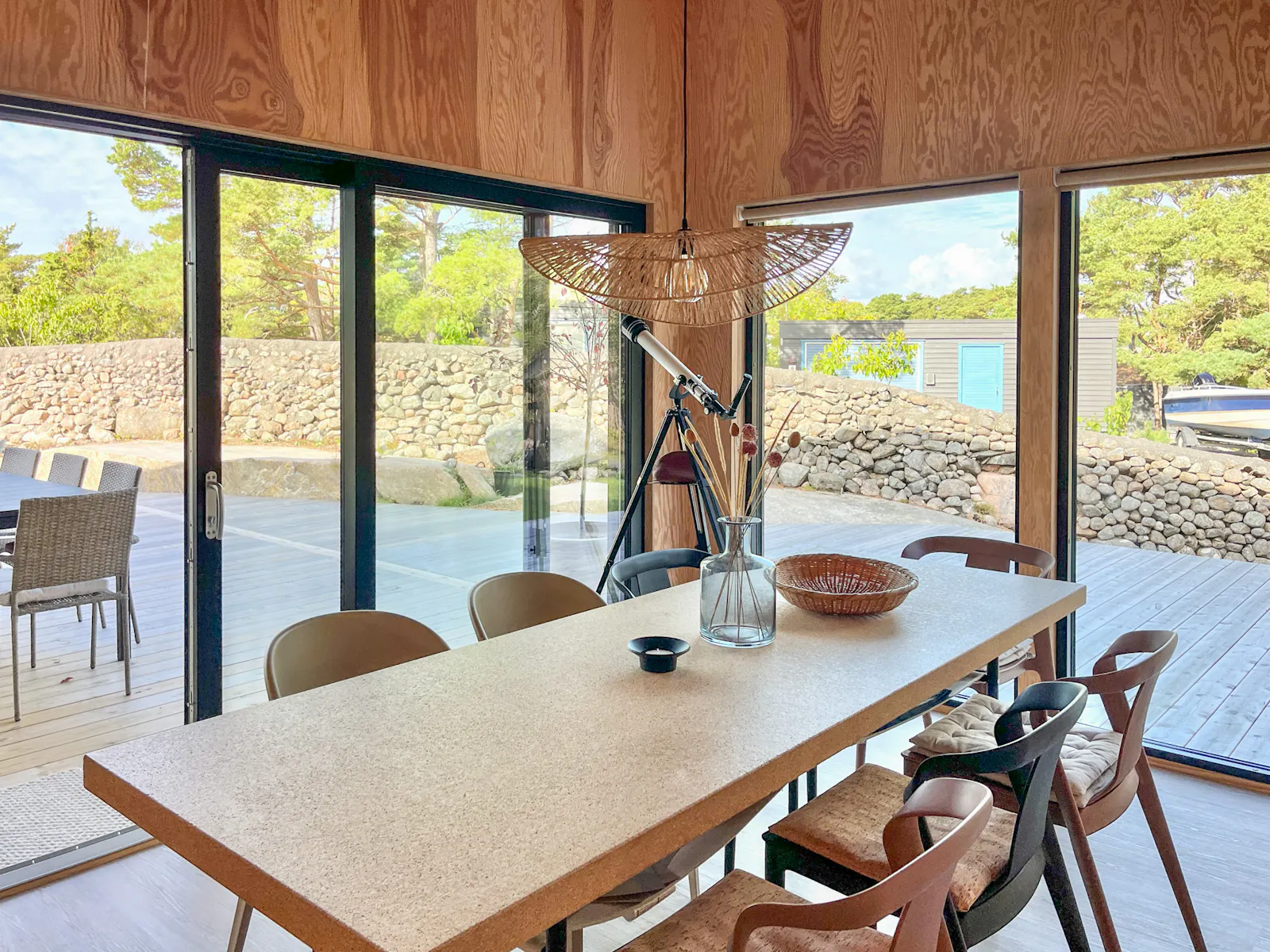 Arkitektritad villa nära havet på Resö – bild 7 av 24