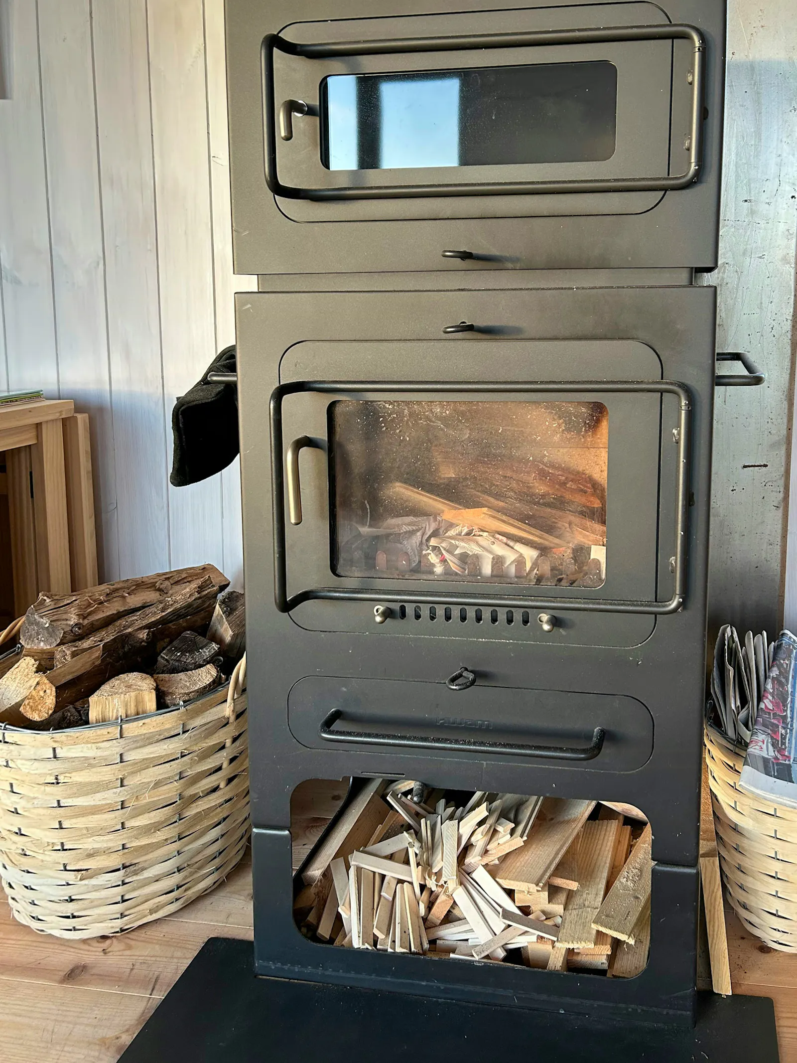 Litet hus bland äppelträd nära Vättern – bild 8 av 19