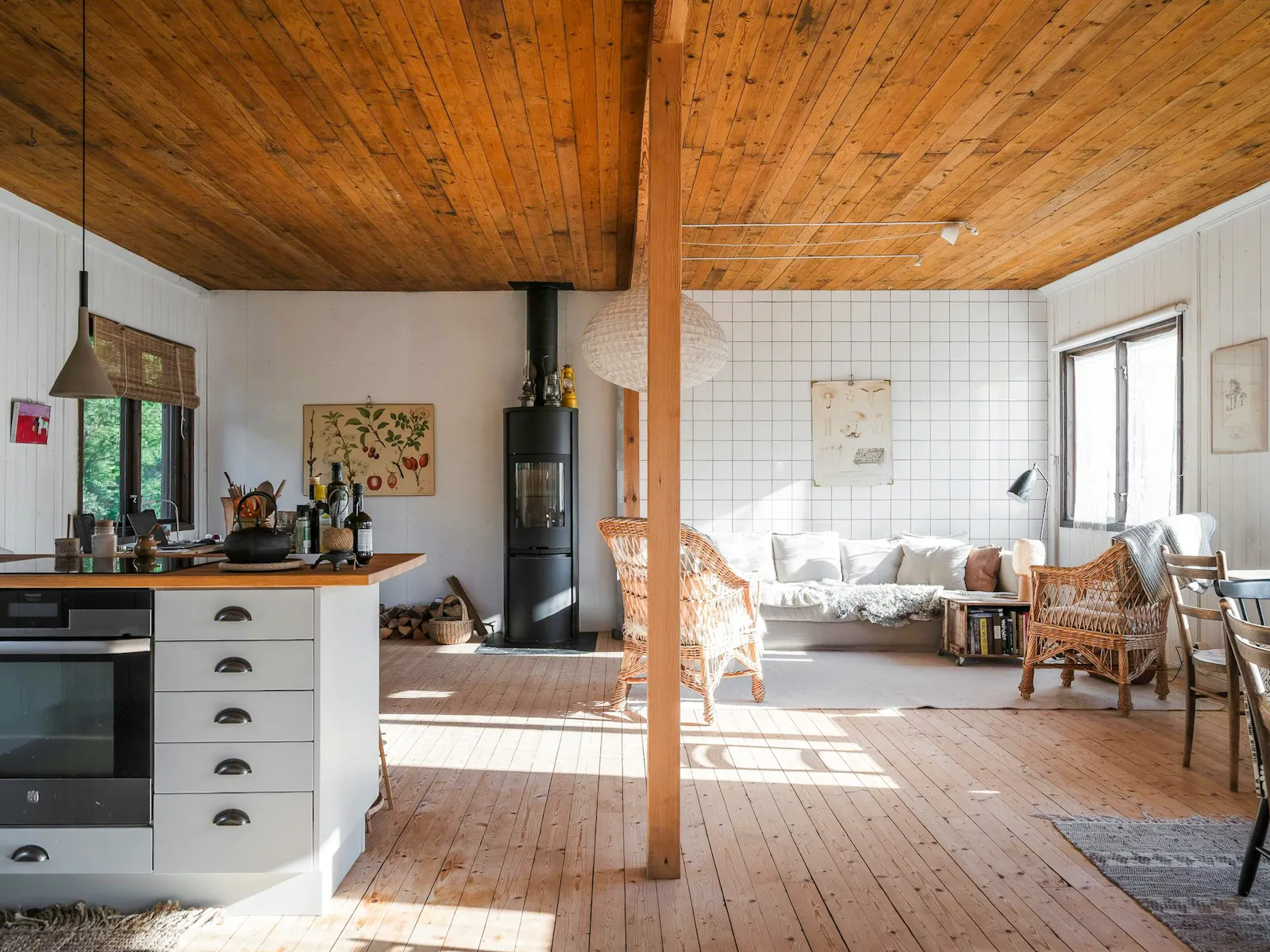 Stuga nära hav och raukfält på Gotland – bild 5 av 24