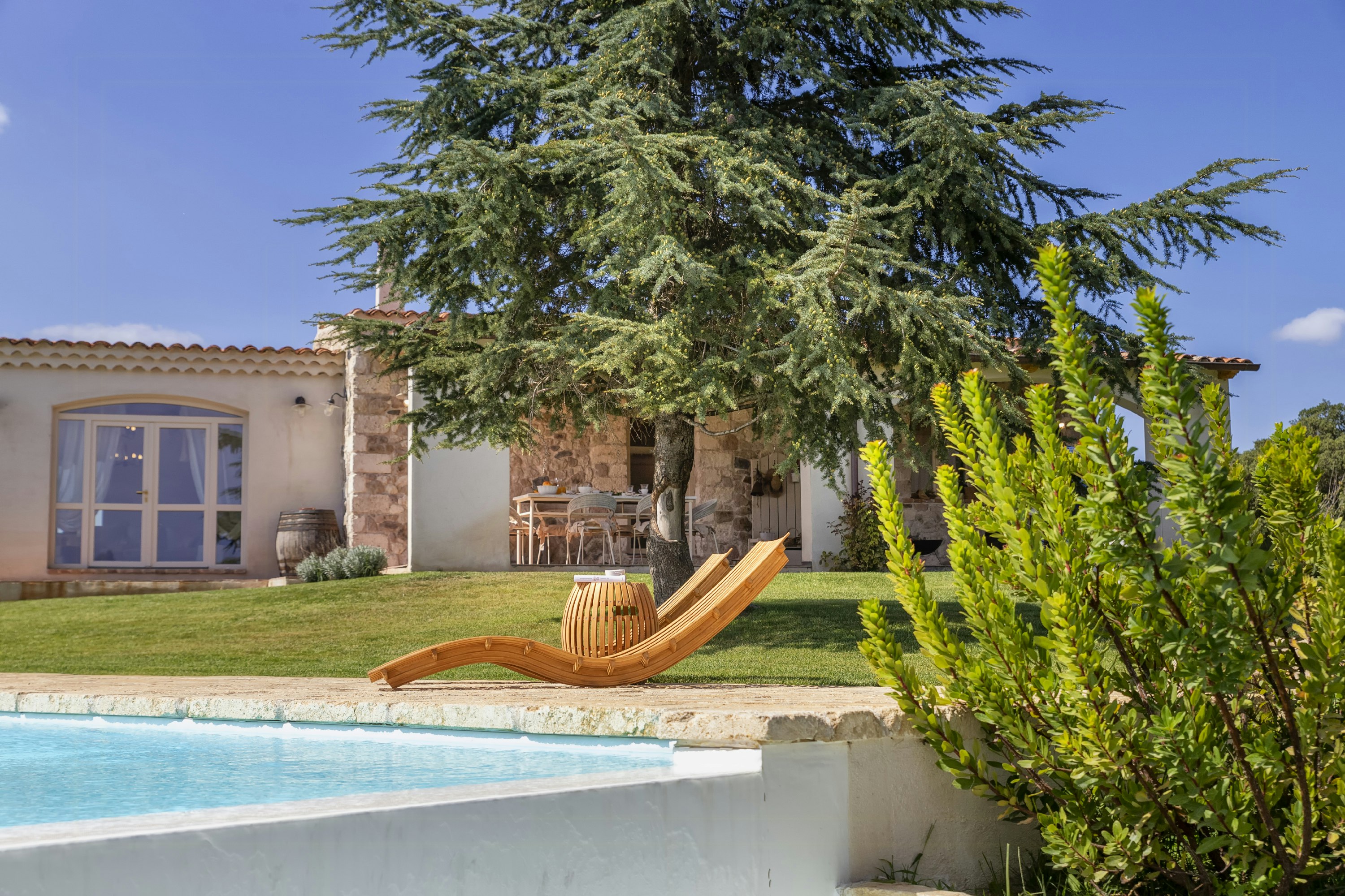 Luksus sommerhuse med pool på Sardinien cover image