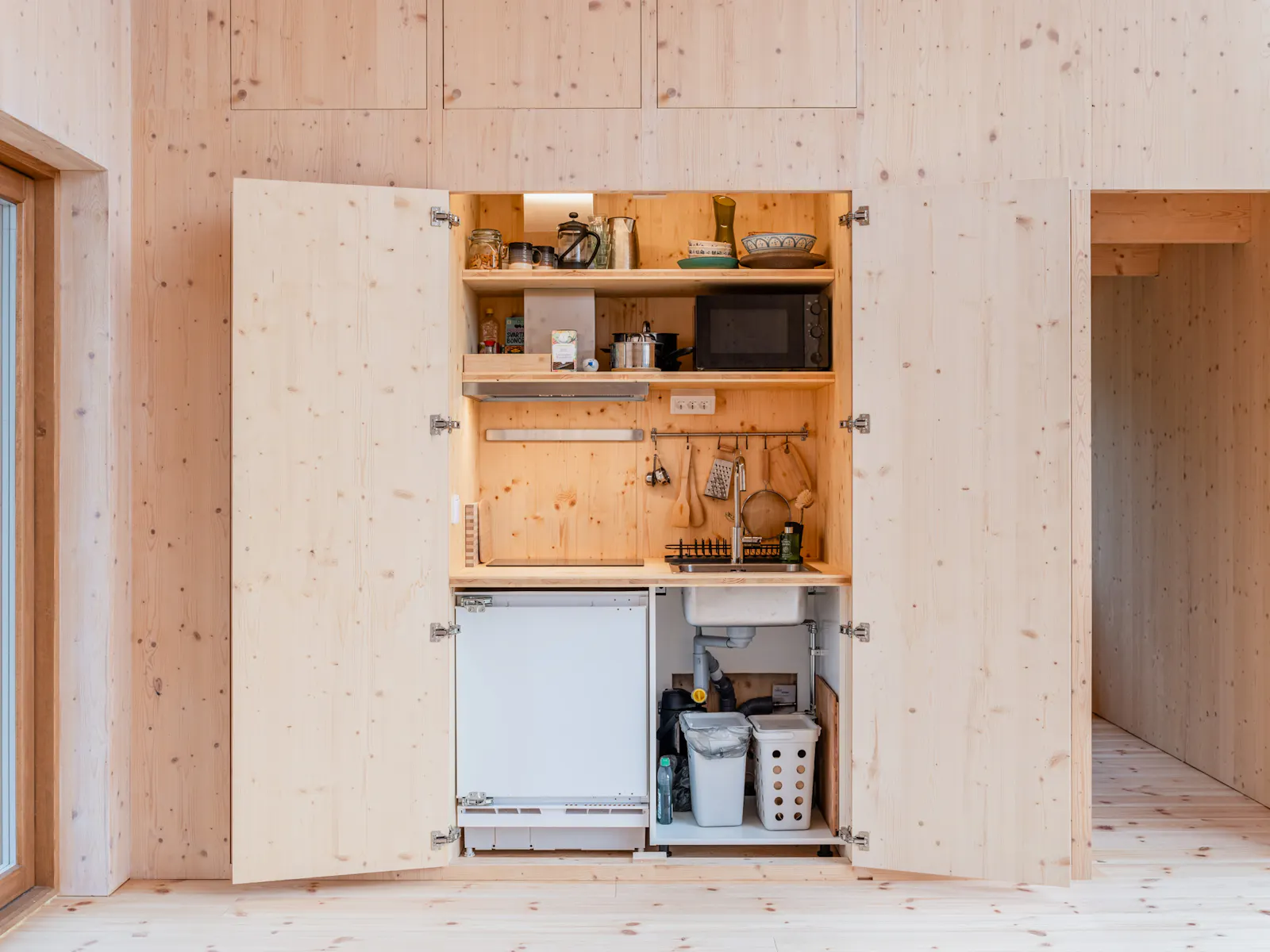 Nybyggd ateljé med naturnära design på Orust – bild 12 av 24