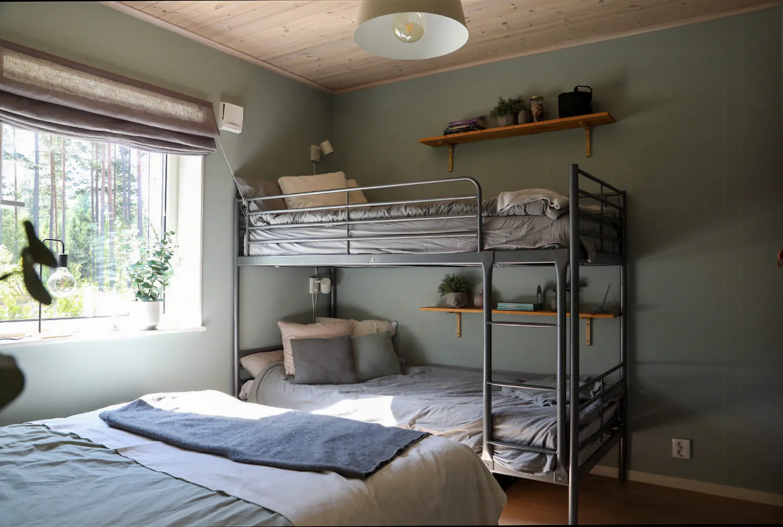 Sjöstuga med solnedgångar över Försjön – bild 12 av 24