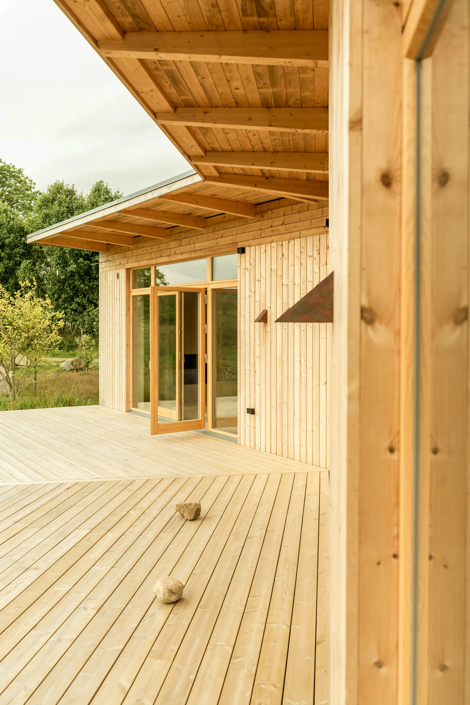 Arkitektritat hus på äng i Torekov – bild 19 av 24