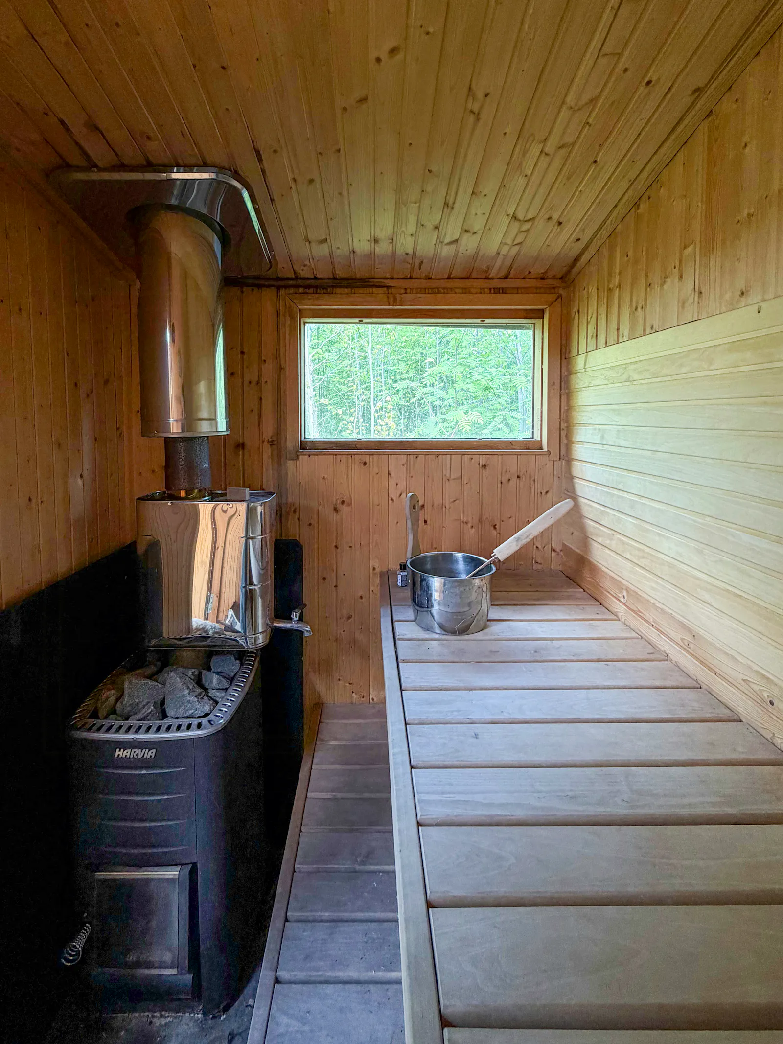 Skogshem med bastu vid Dalälven i Hedesunda – bild 20 av 24