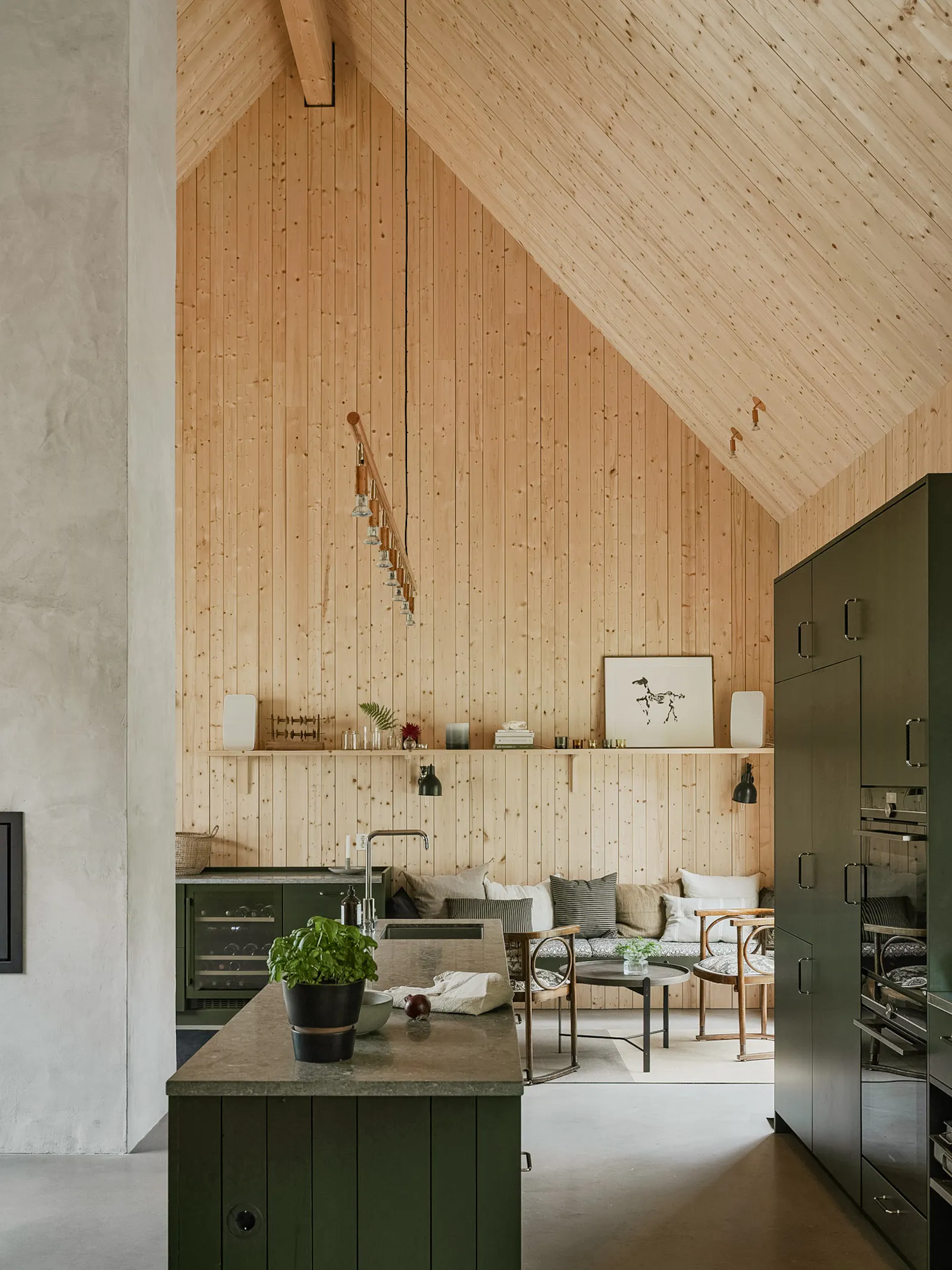 Designergård med bastu vid bäck i Hallands bokskog – bild 8 av 24