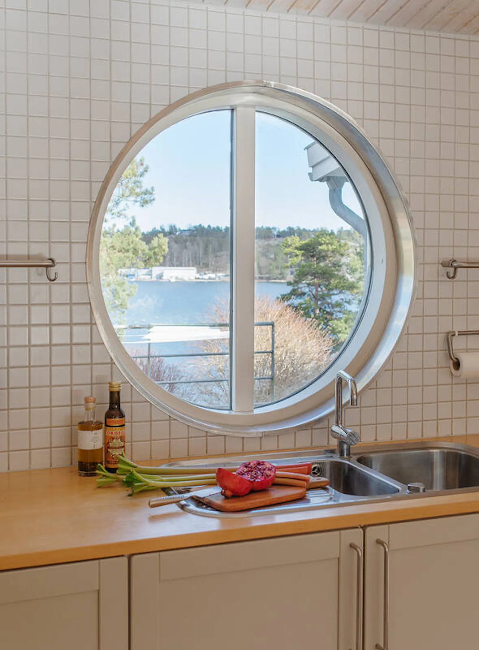 Sjöstuga med panoramautsikt i Dalarö – bild 12 av 24