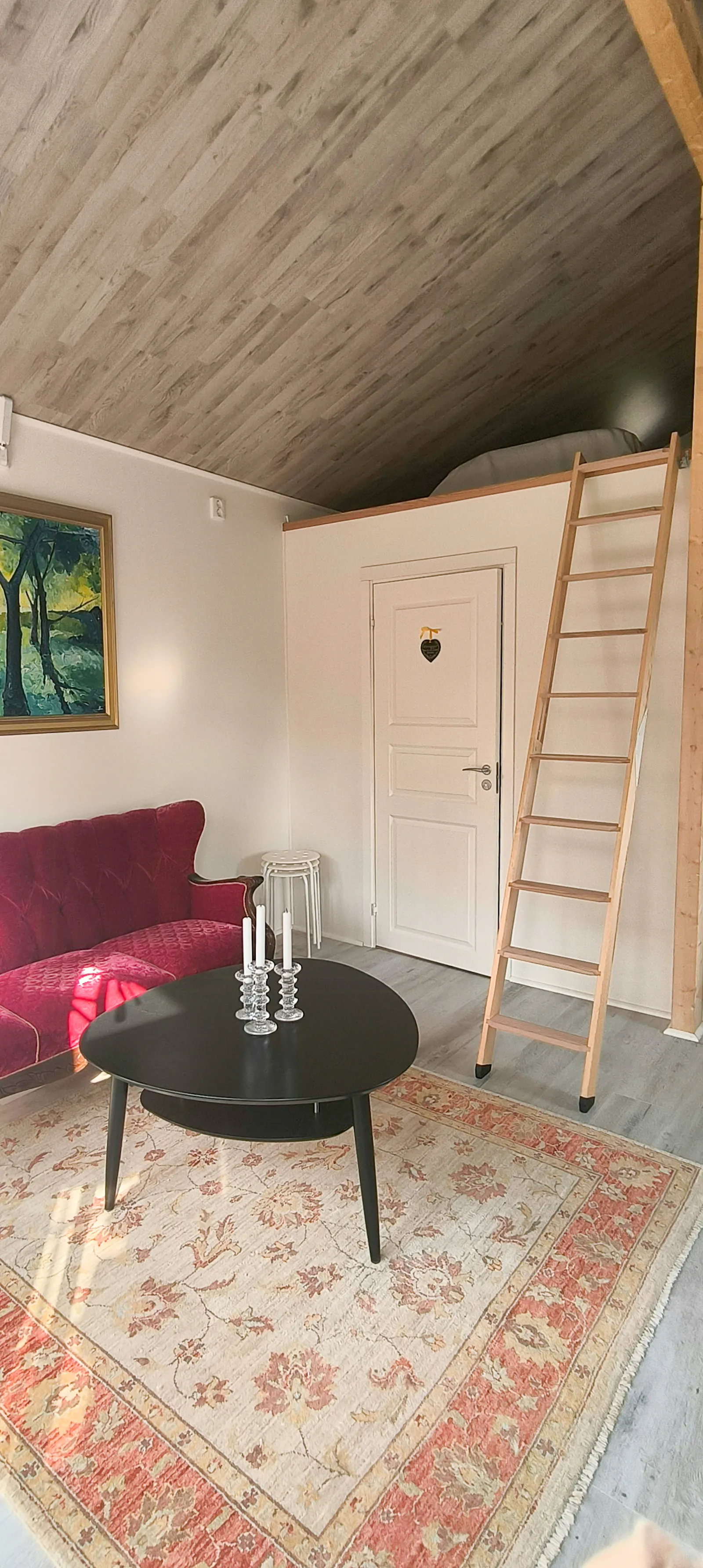 Nybyggd stuga vid Vätterns strand – bild 3 av 12