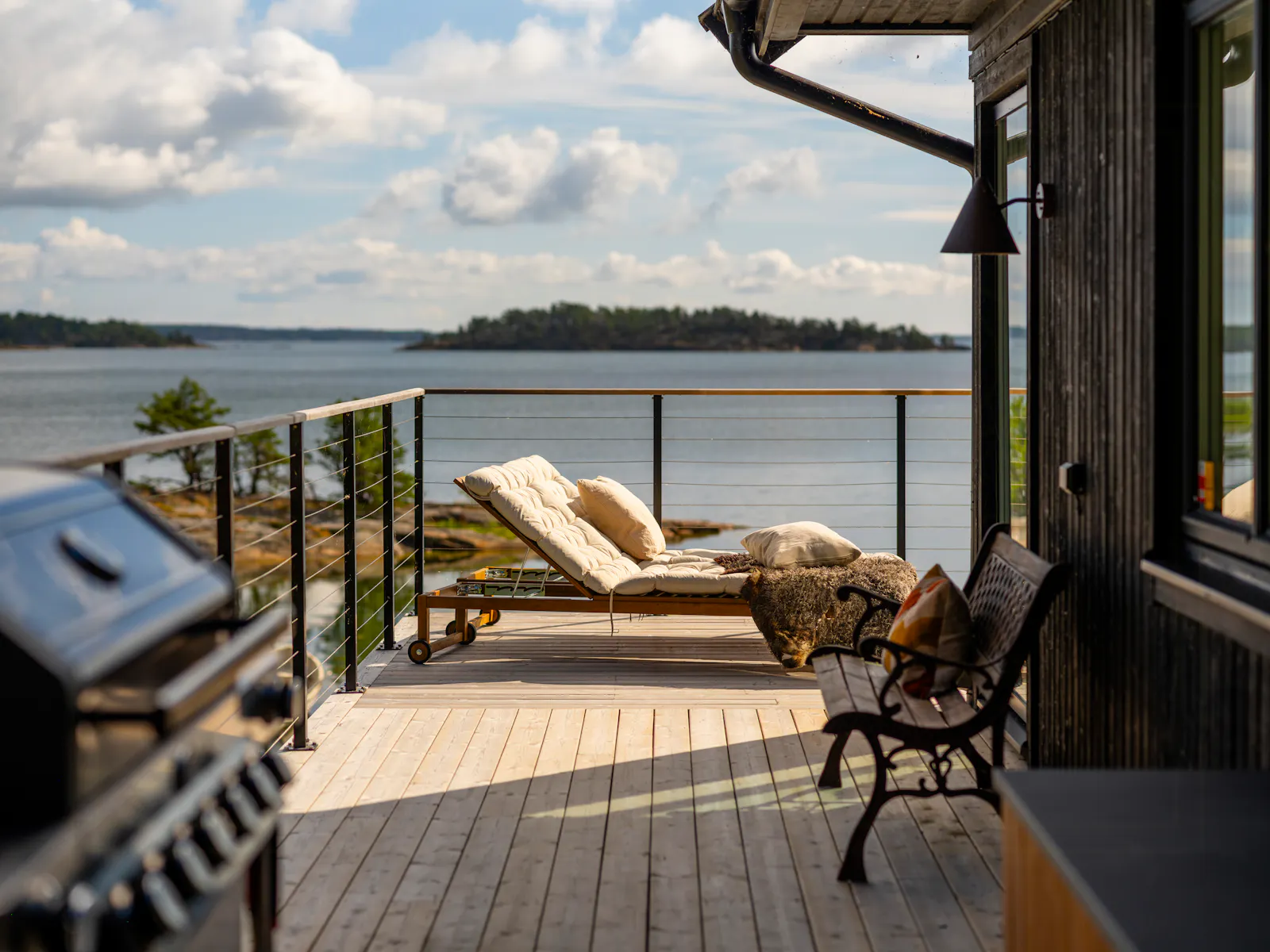 Hus med bastu och brygga vid fjorden nära Trosa – bild 19 av 24