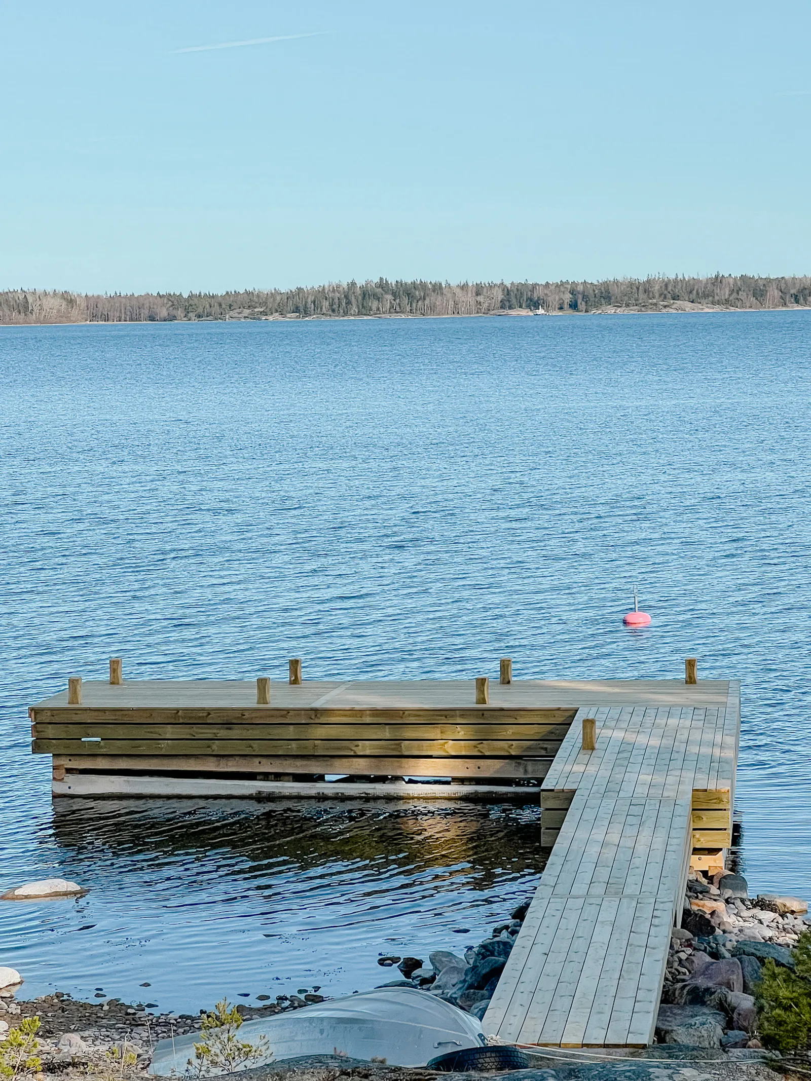 Skärgårdshus med havsutsikt och naturlig charm – bild 19 av 21