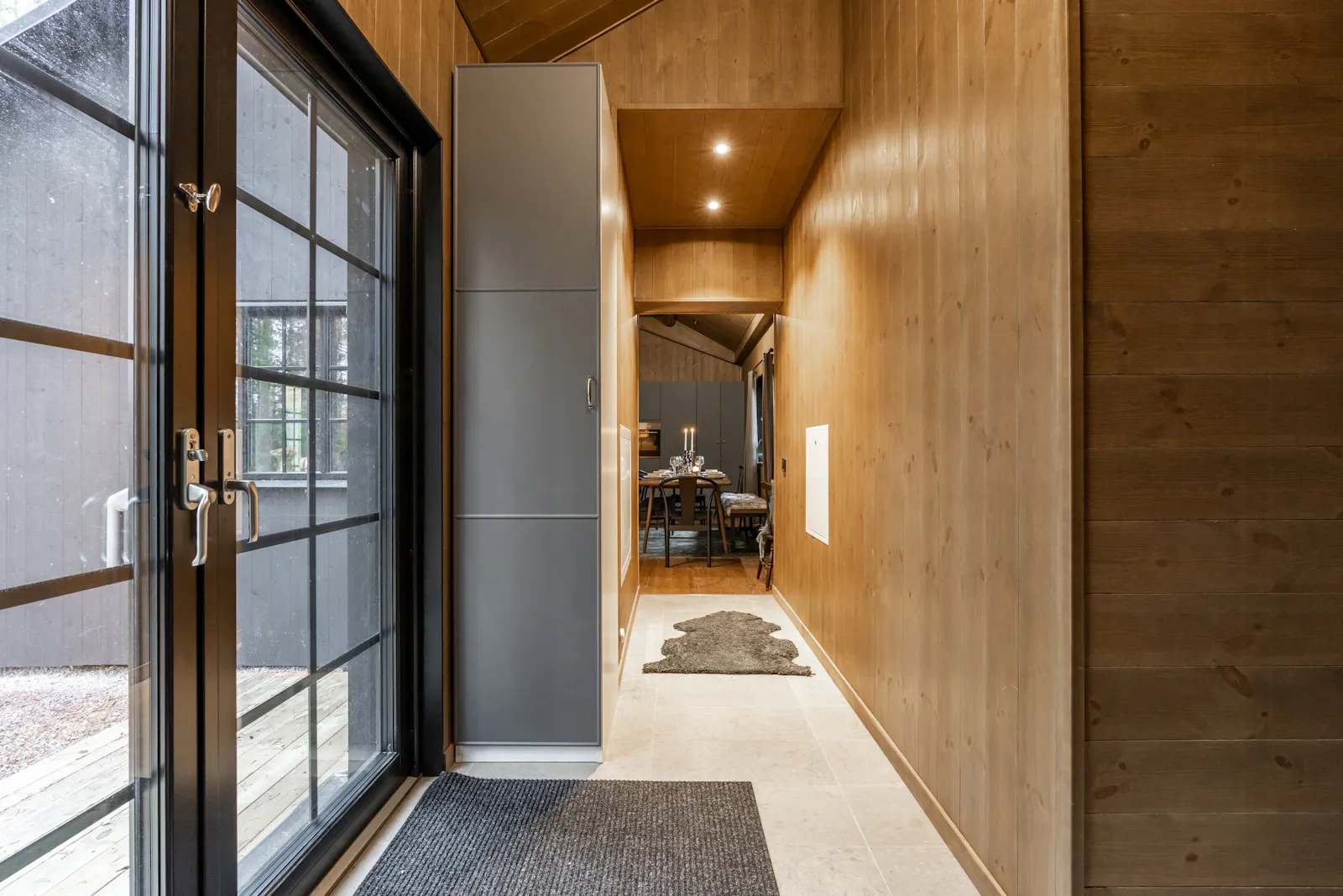 Modernt hus med bastu och fjällutsikt – bild 13 av 24