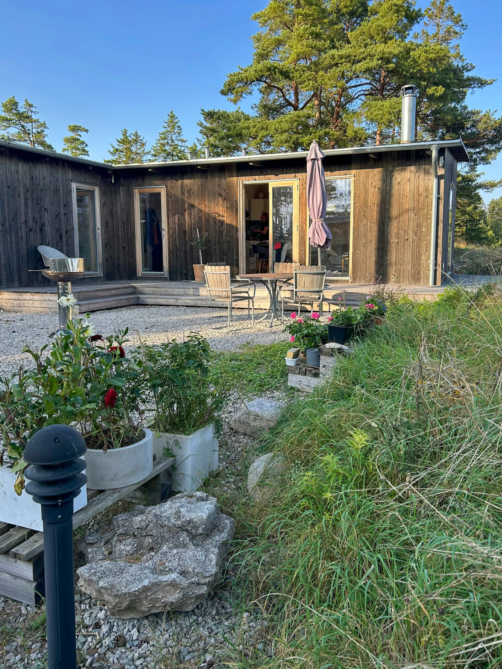 Trästugor vid kalkbrott med utsikt – bild 18 av 24