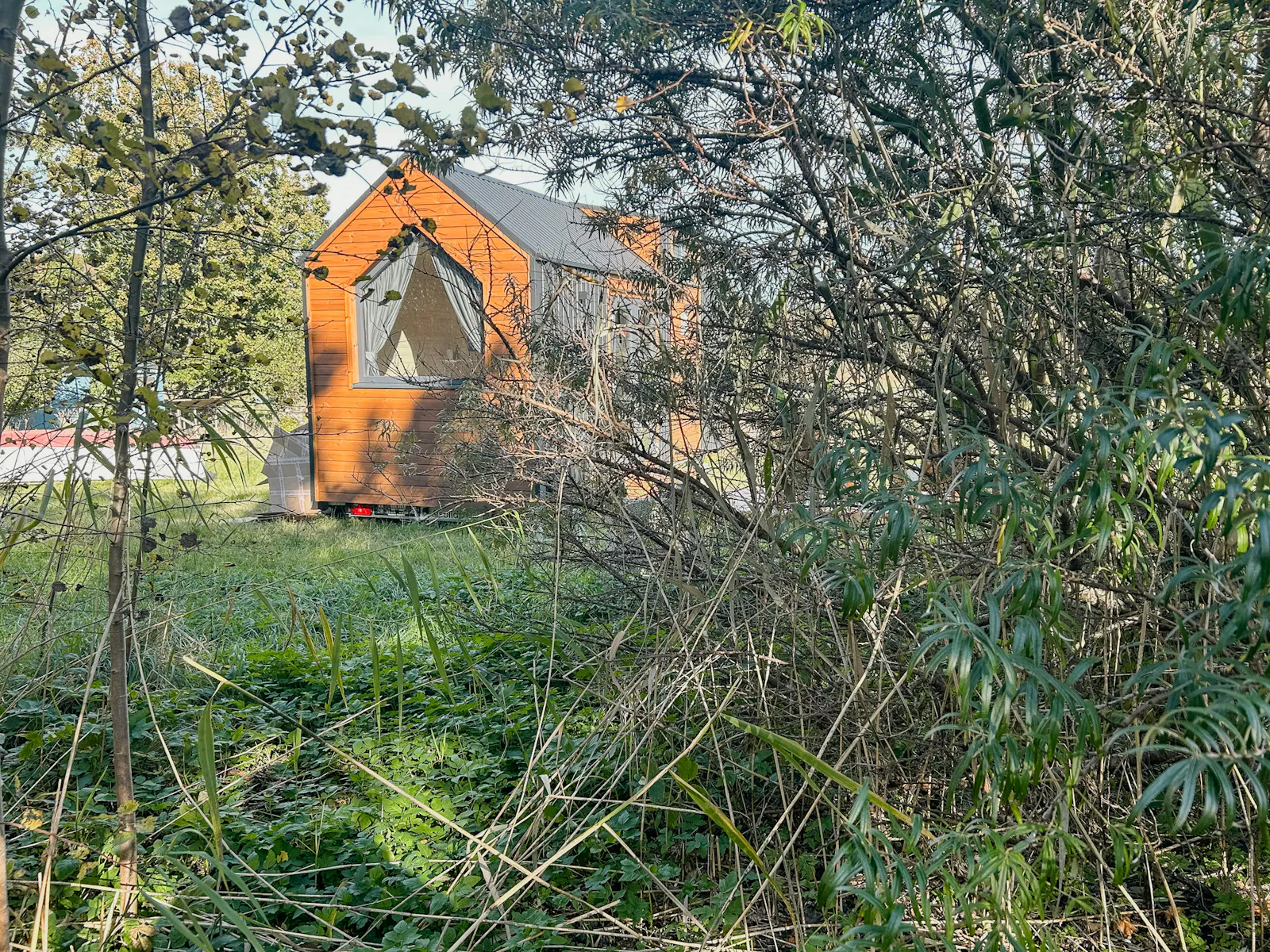 Minihus mellan åkrar och hav på Vässingsö – bild 22 av 24