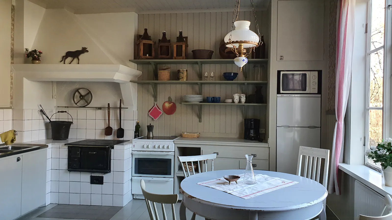 Lugn oas i unik historisk by – bild 4 av 20