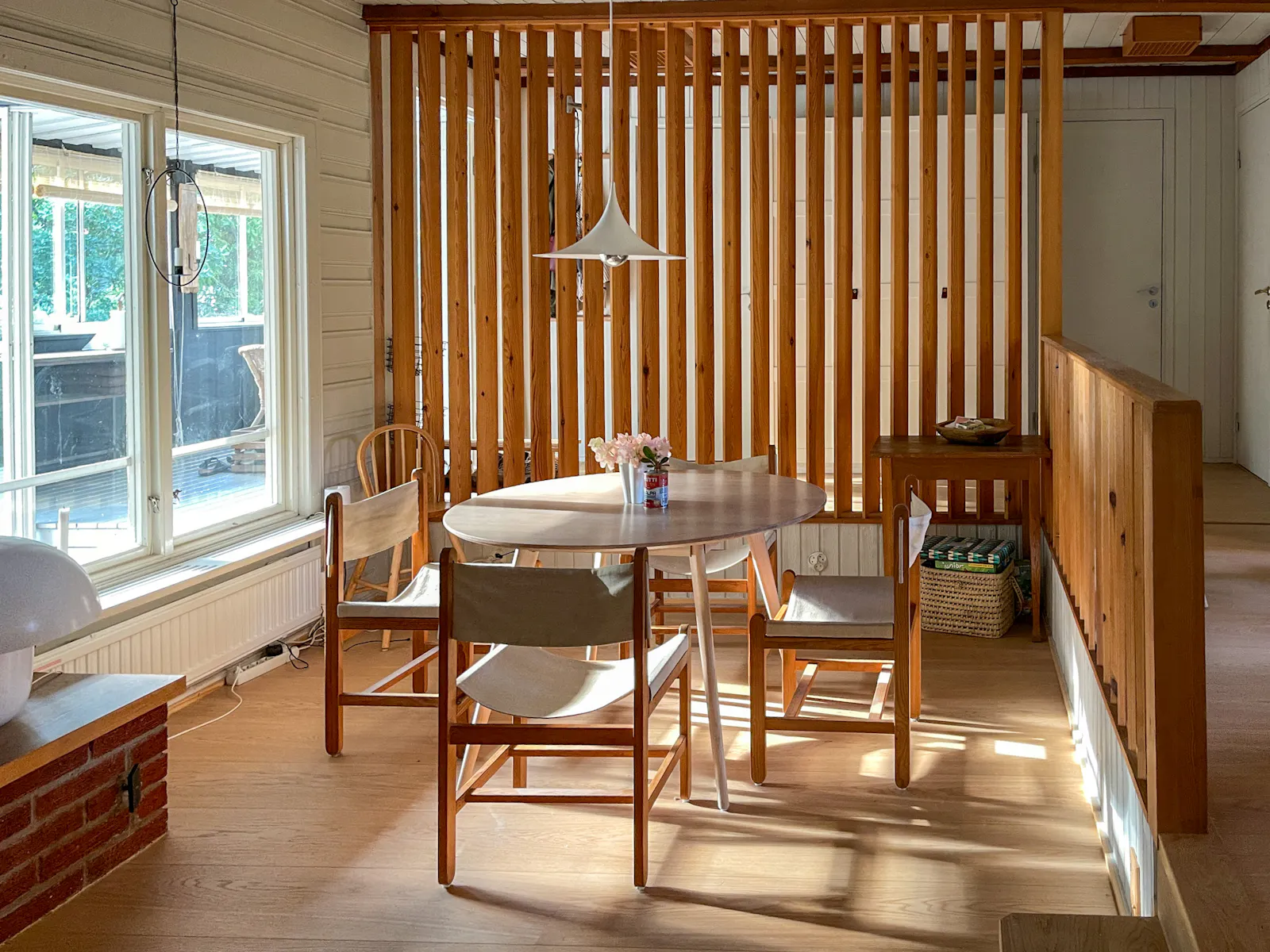 Hus vid skogen mellan Strängnäs och Stockholm – bild 7 av 24