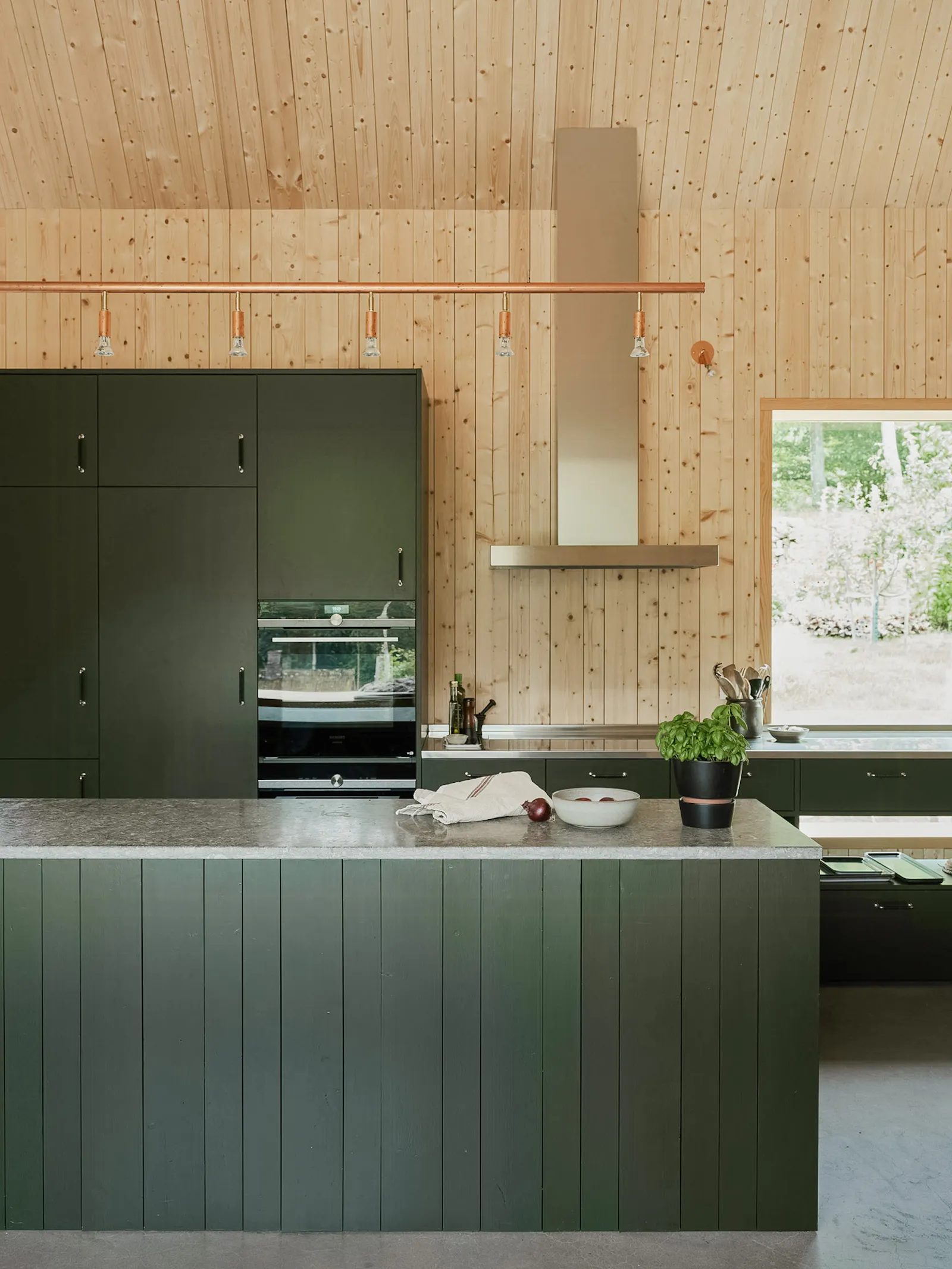 Designergård med bastu vid bäck i Hallands bokskog – bild 5 av 24