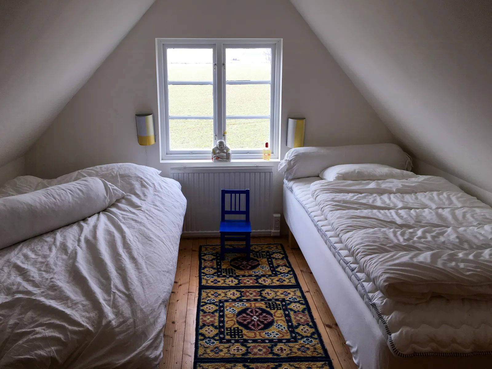 Semesterhus med växthus nära stranden i Mälarhusen – bild 15 av 24