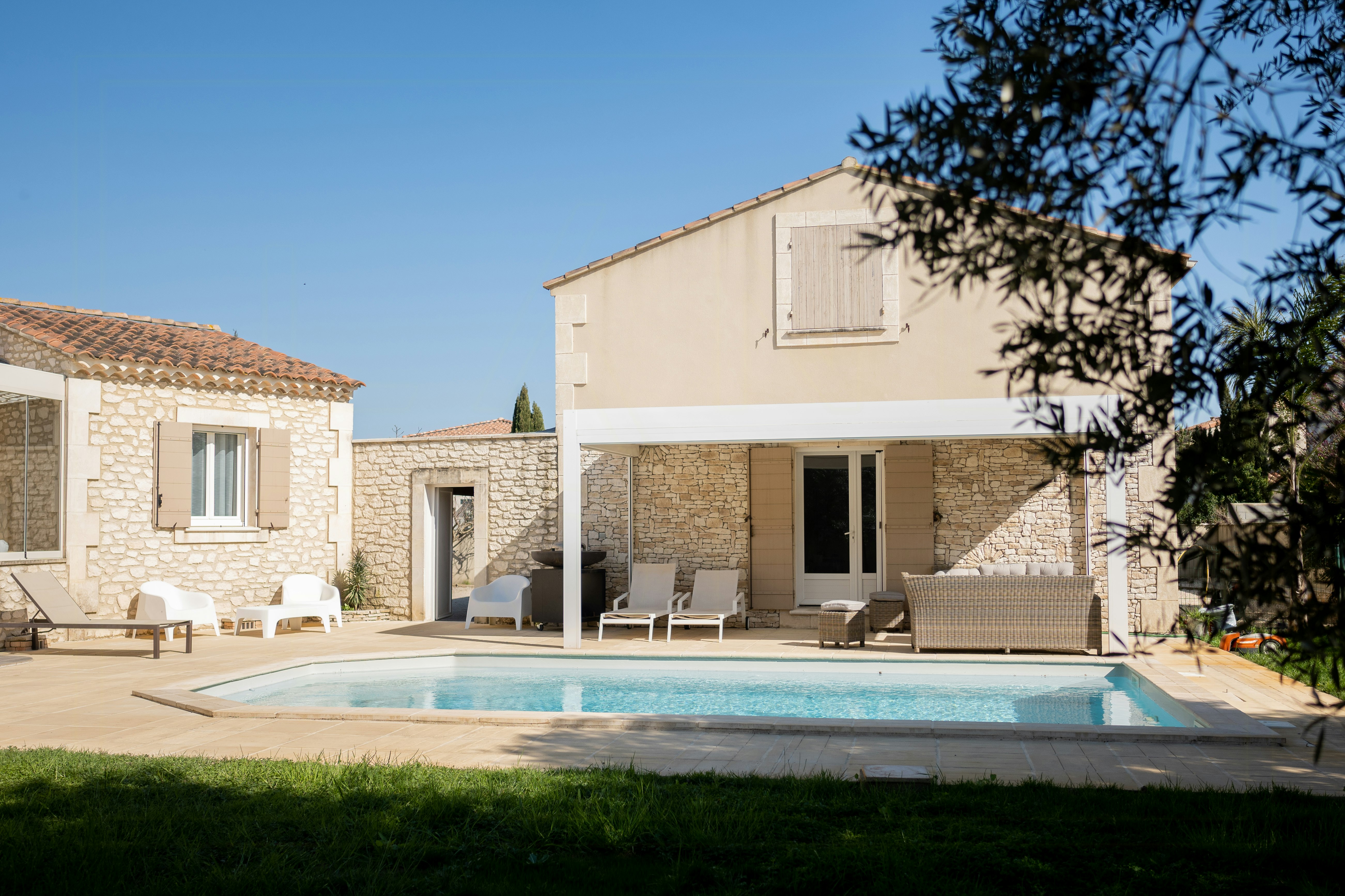 Nîmes cover image
