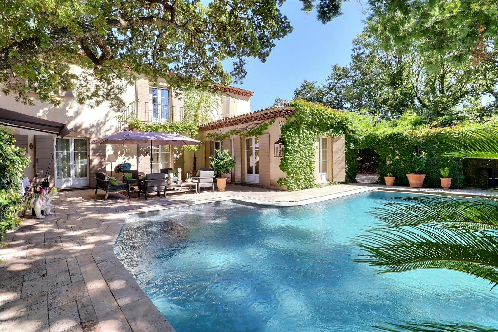 Saint-Cannat cover image