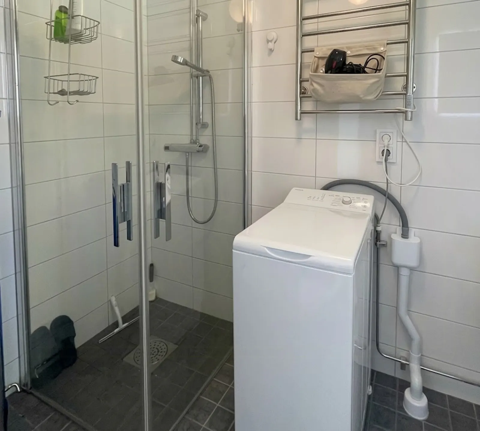 Skogshem med bastu vid Dalälven i Hedesunda – bild 13 av 24