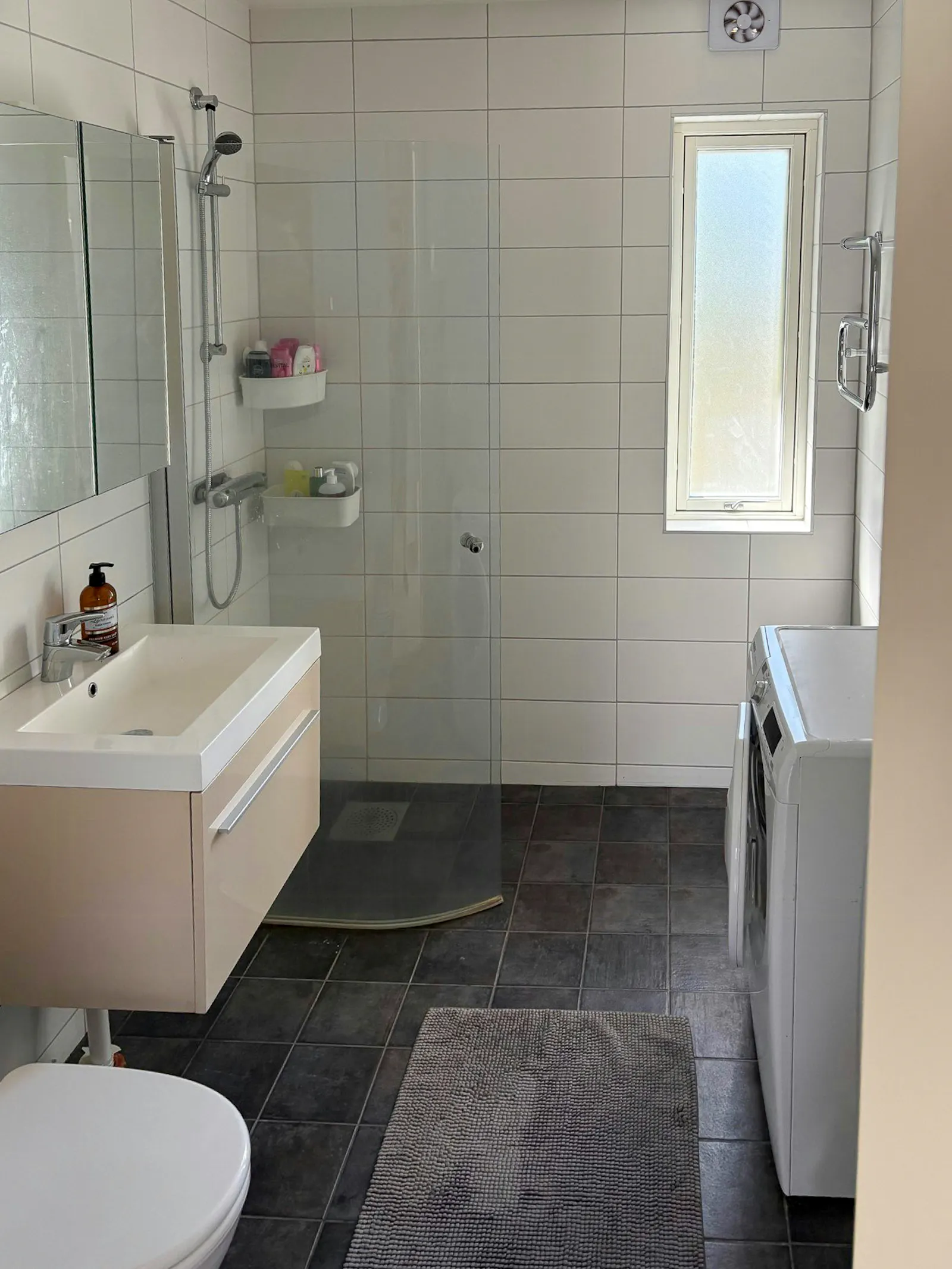 Ljust hus med havsutsikt vid Lindö – bild 15 av 23
