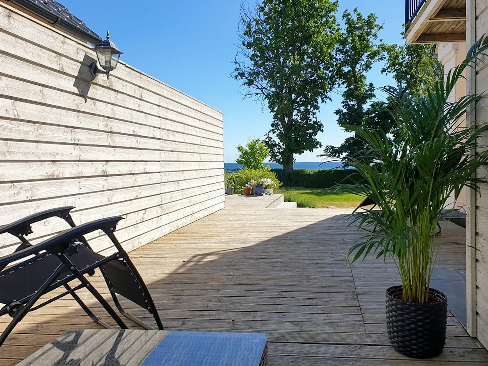 Kusthem med havsutsikt nära Mossbystrand – bild 3 av 24