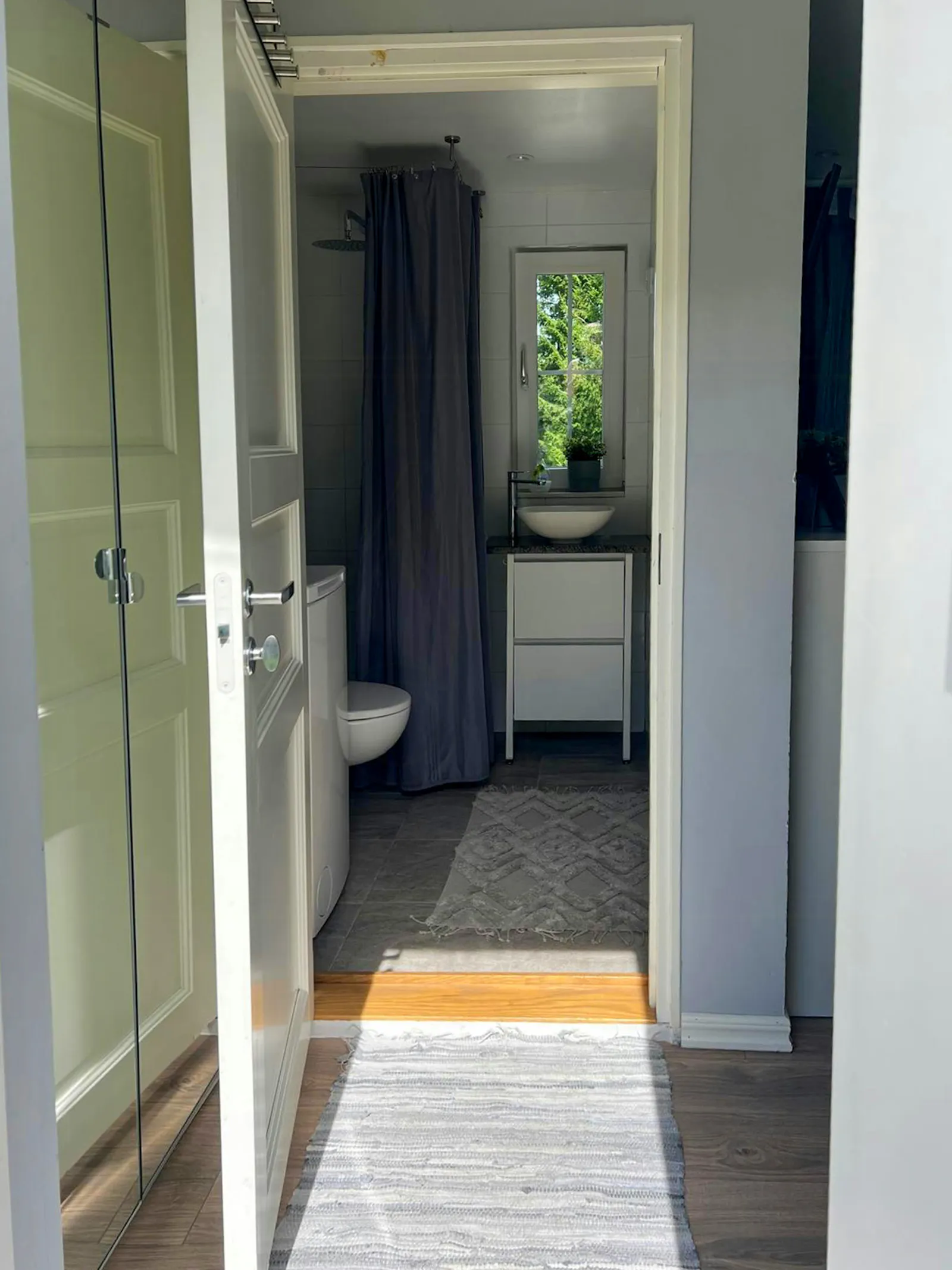 Minihus med sandstrand och bastu – bild 12 av 22