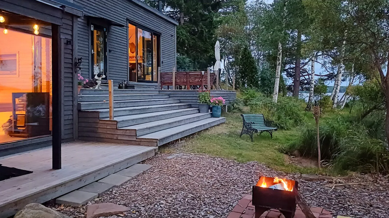 Stuga med sjöutsikt och båtliv vid Storsjön – bild 23 av 24