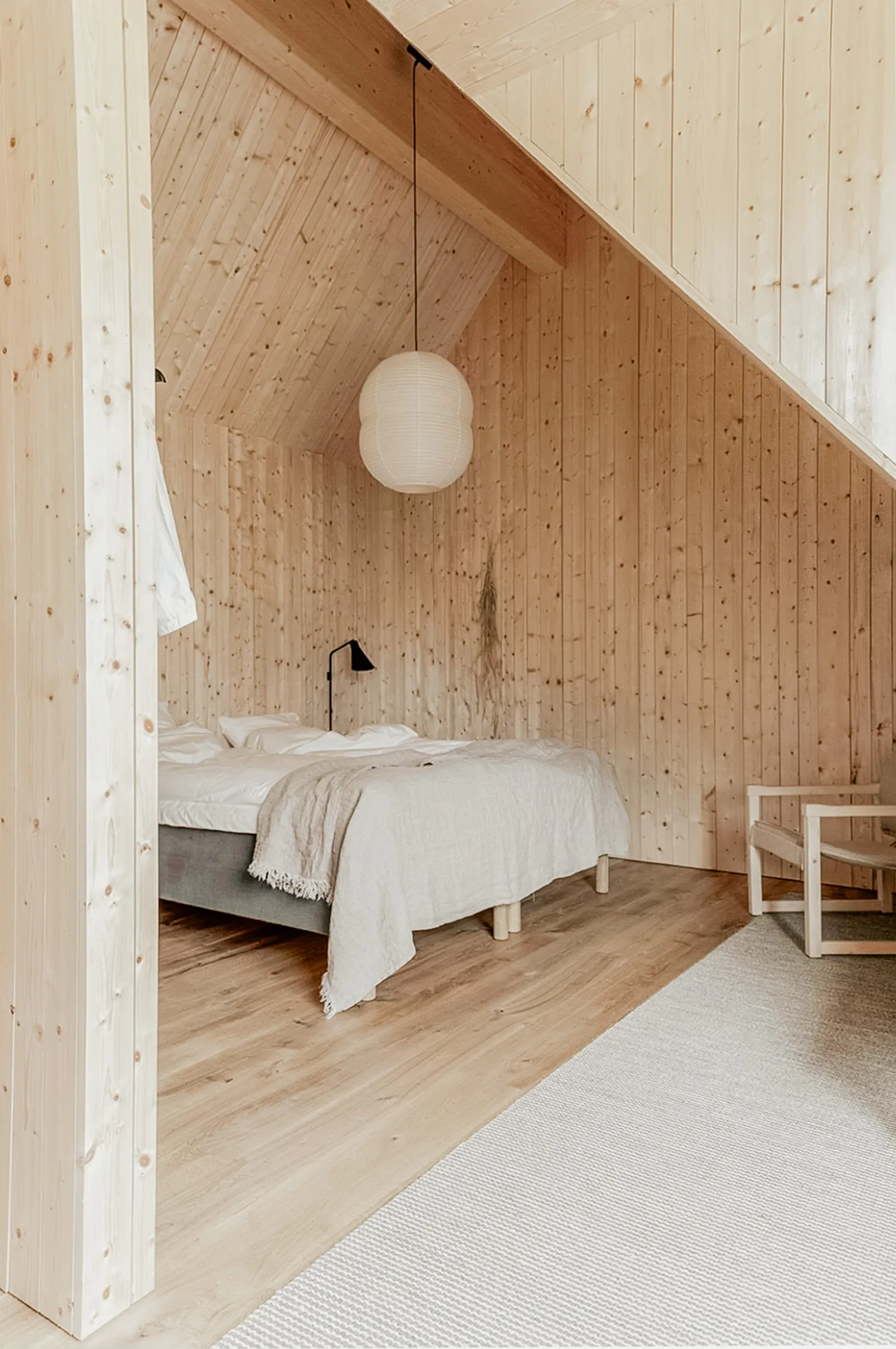 Designergård med bastu vid bäck i Hallands bokskog – bild 17 av 24