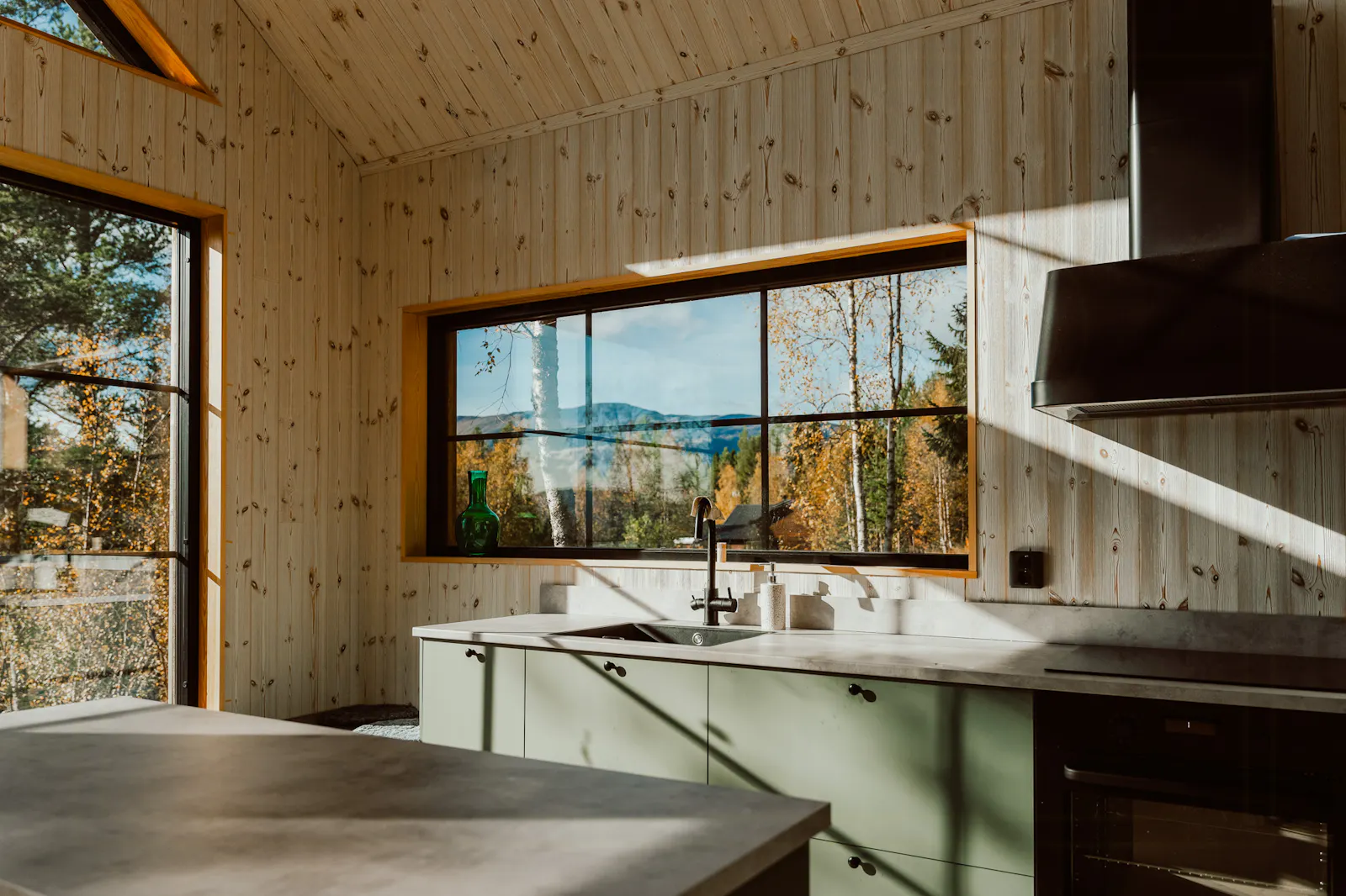 Stuga med panoramautsikt nära Ottsjö – bild 4 av 24