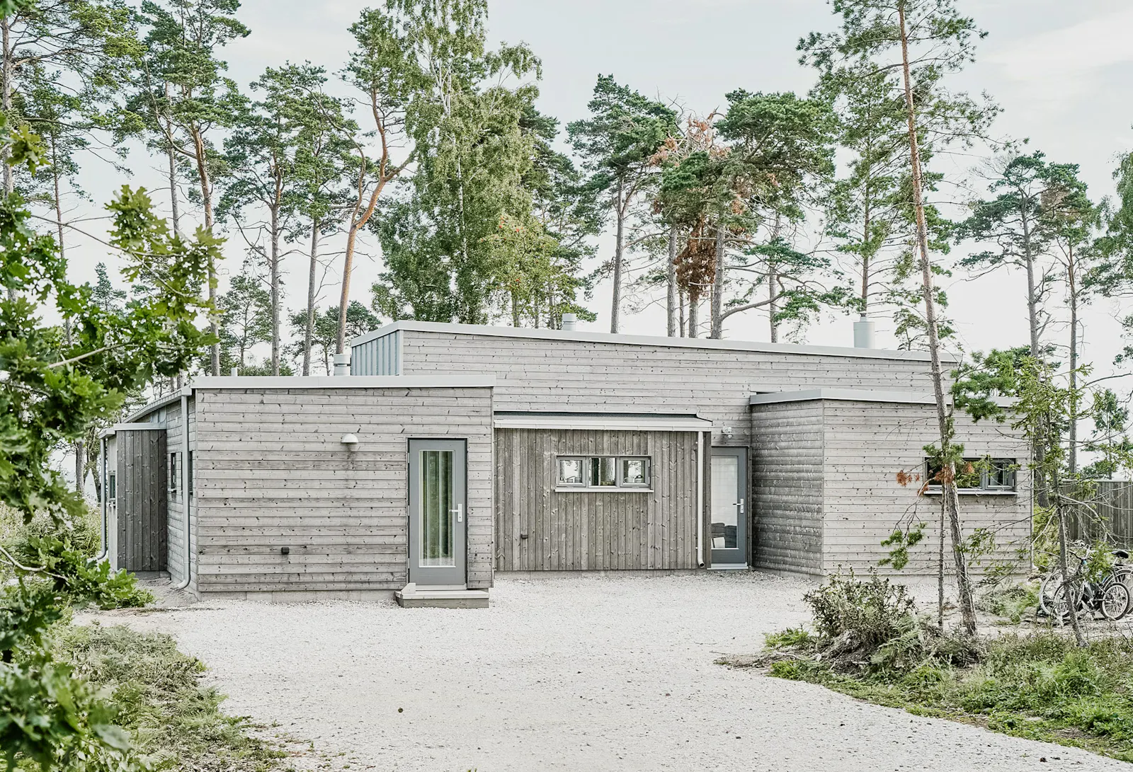 Arkitektritat hus med havsutsikt i Ljugarn – bild 19 av 24