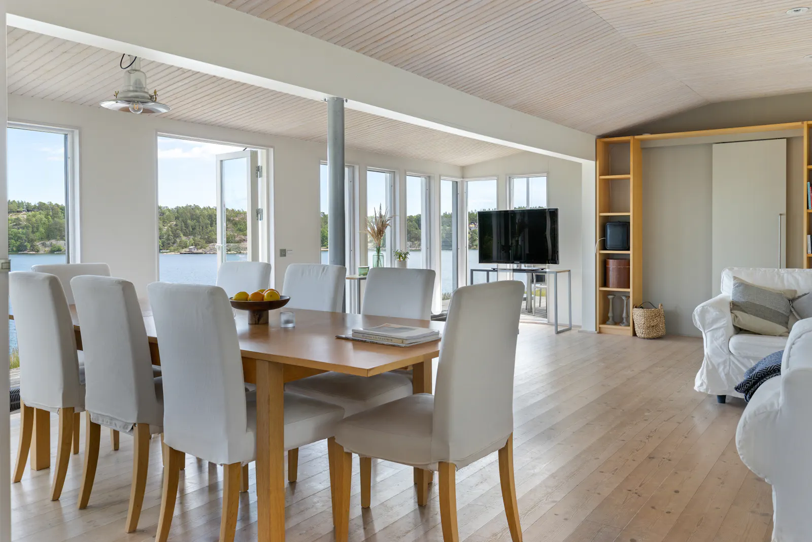 Sjöstuga med panoramautsikt i Dalarö – bild 15 av 24