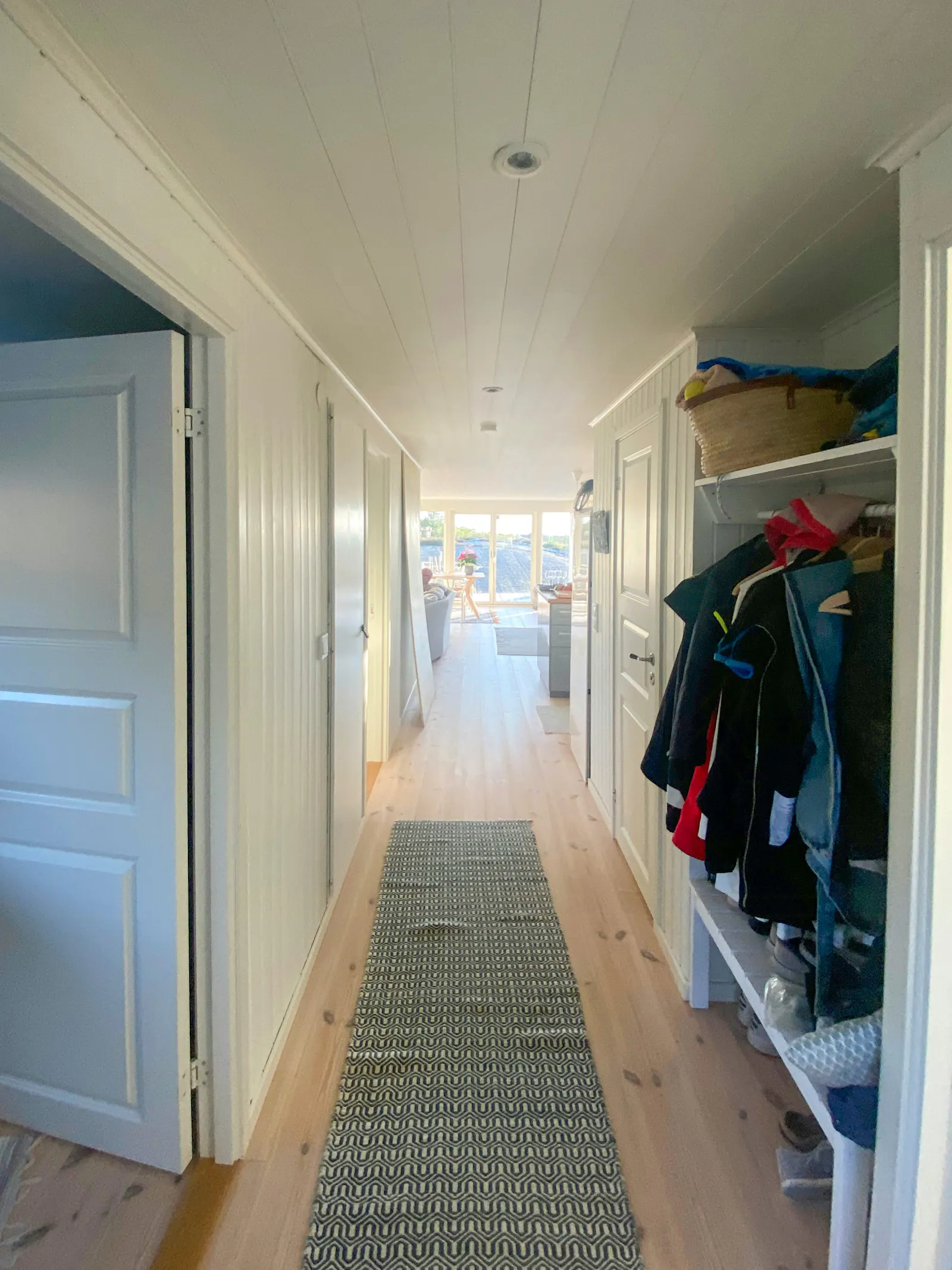 Havsnära hus med pool vid Hällevikstrand – bild 10 av 24