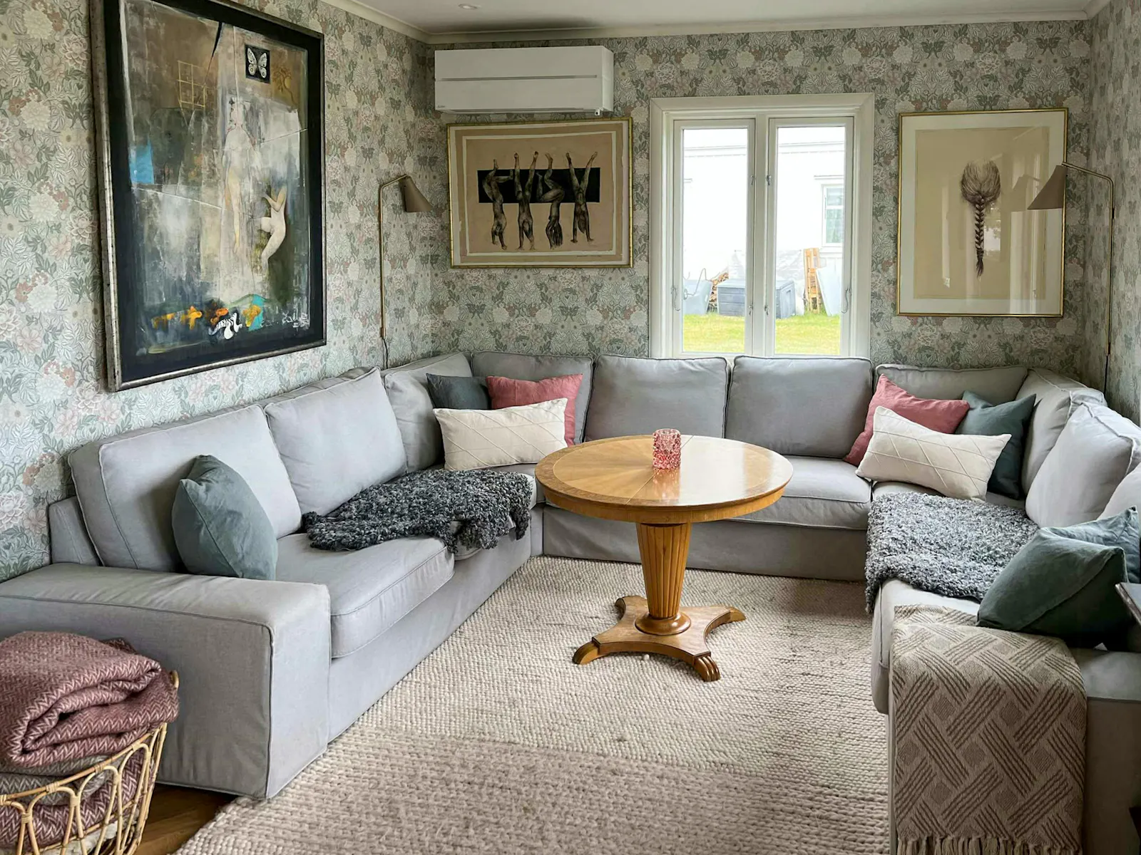 Klassiskt hus i Bohuslän-stil vid Ekenäs hamn på Koster – bild 12 av 24