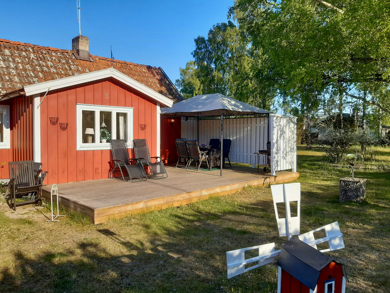 Nyrenoverad stuga i hjärtat av Löttorp – bild 4 av 14