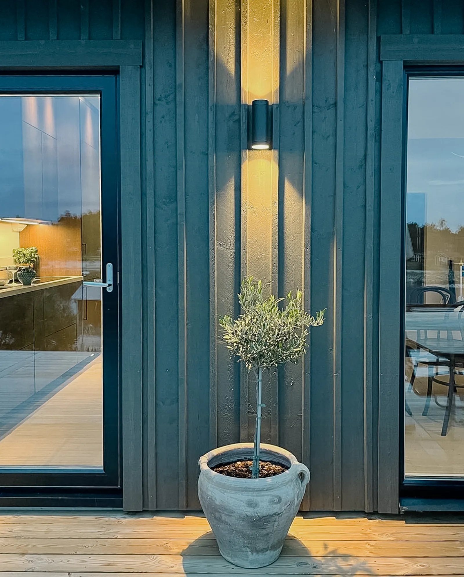 Stuga med havsutsikt och altan nära naturen – bild 18 av 24