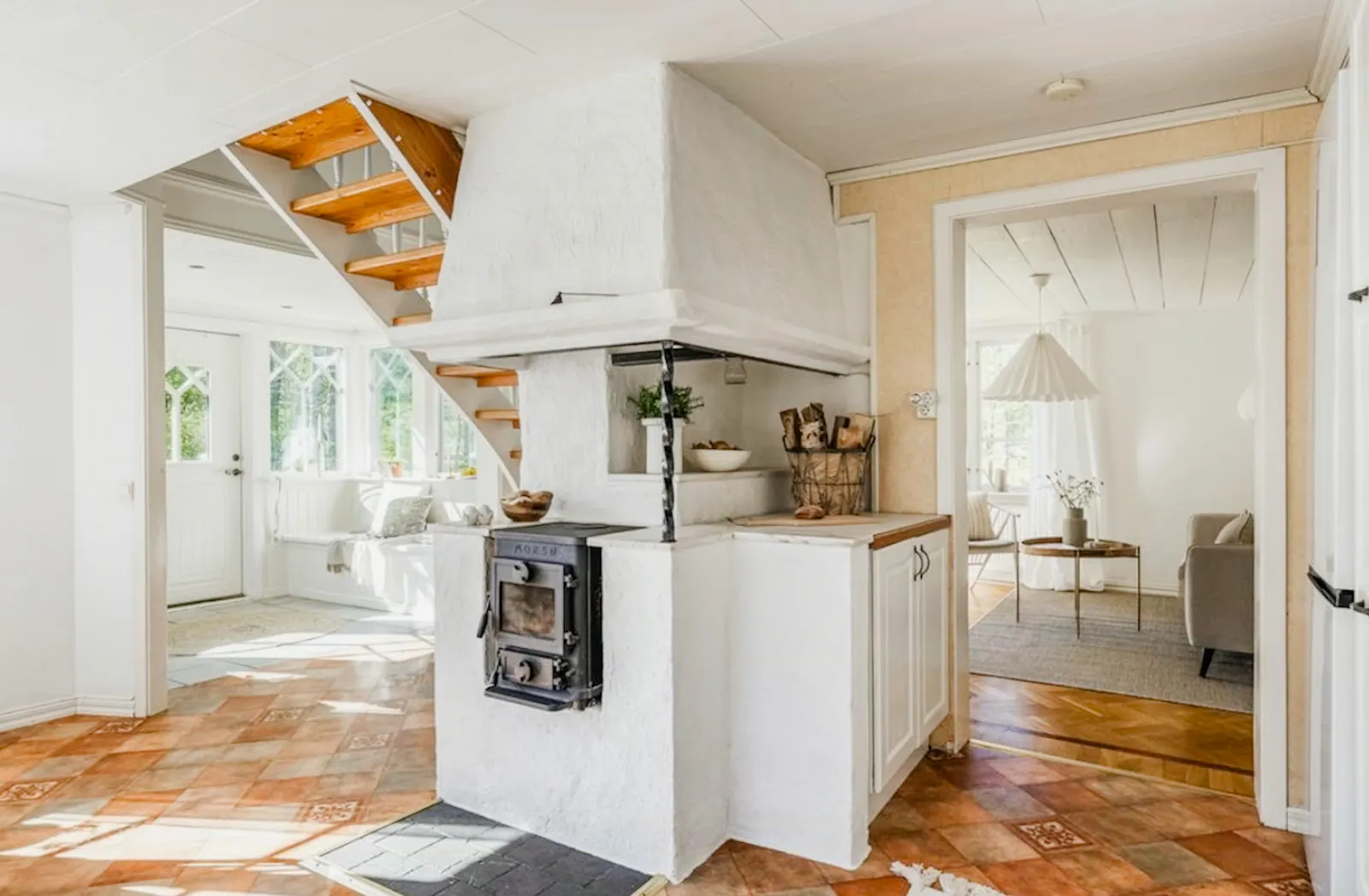 Avkopplande villa med braskamin och egen bäck – bild 11 av 24