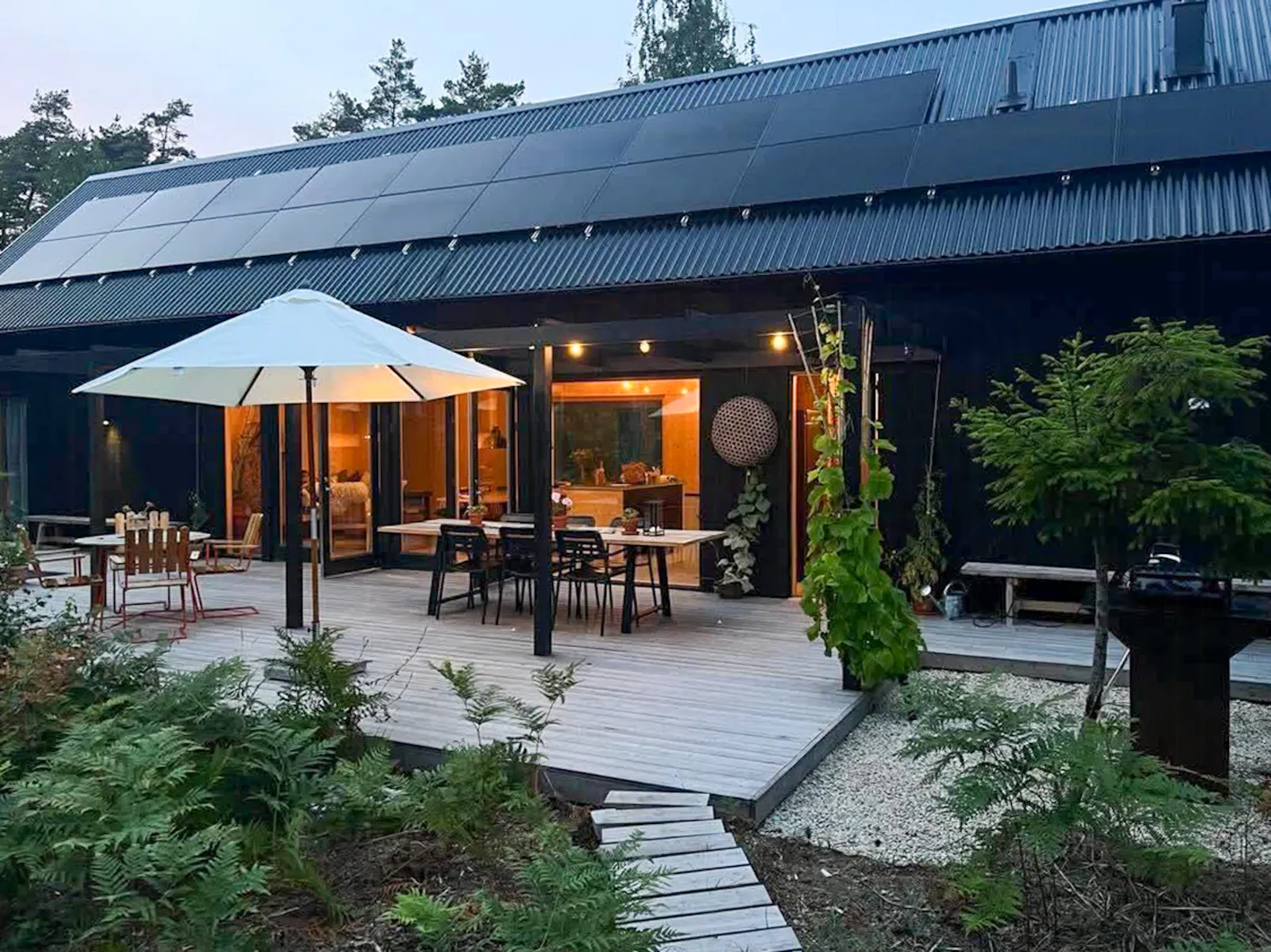 Modernt arkitektritat ladhus vid Ekstakusten – bild 4 av 18