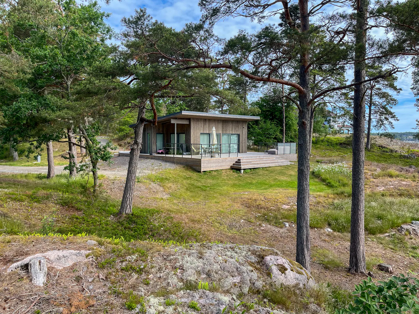 Hus med utsikt mot fjärden på Dalarö – bild 15 av 22