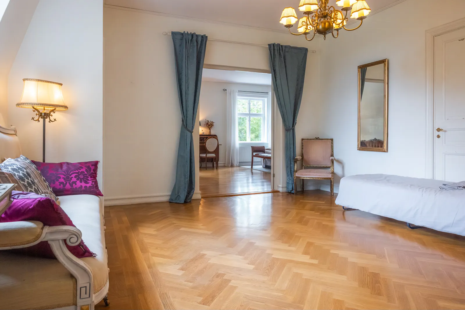 Herrgårdsvilla vid Mälaren nära Stockholm – bild 23 av 24