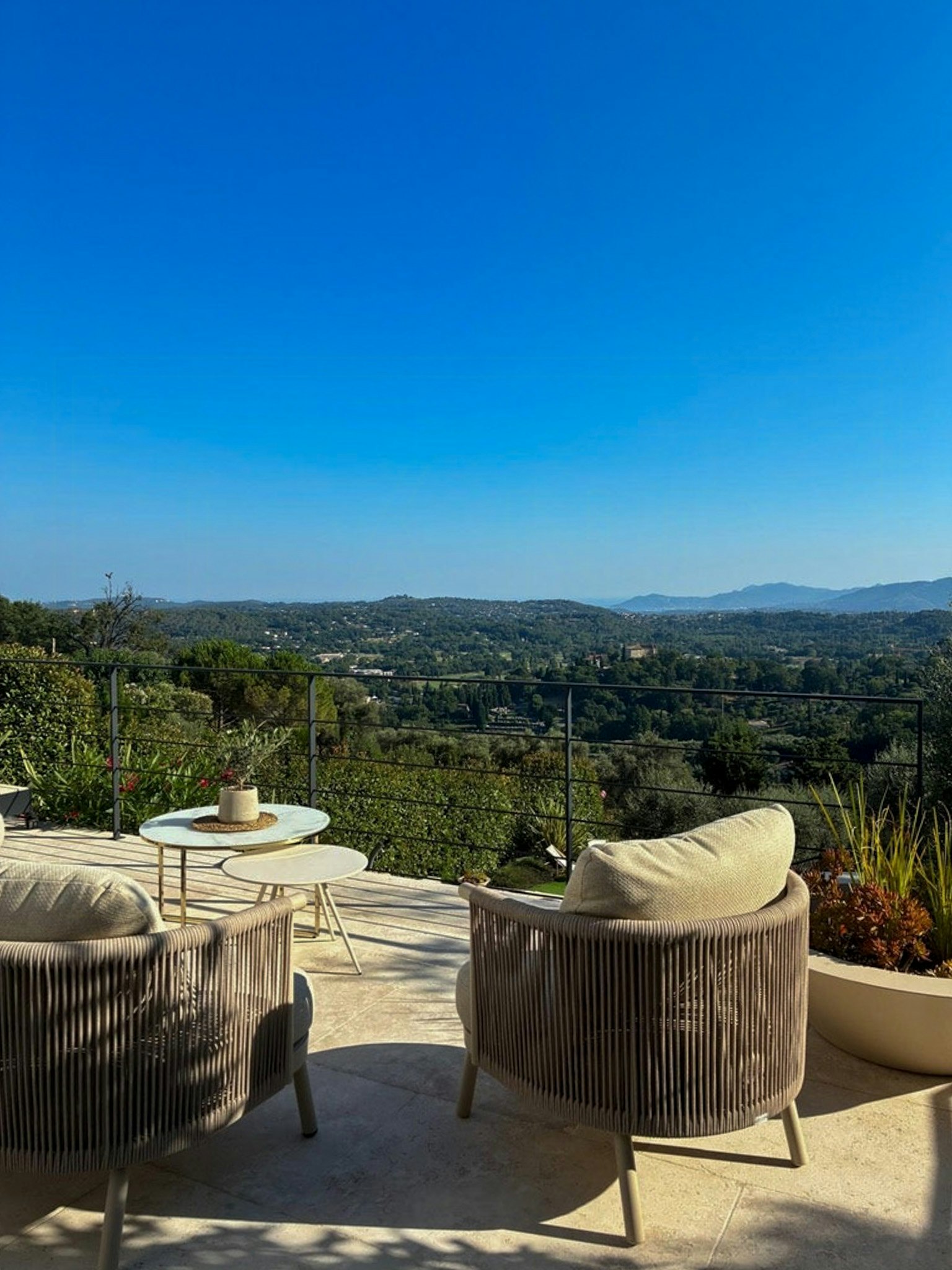 Châteauneuf-Grasse cover image