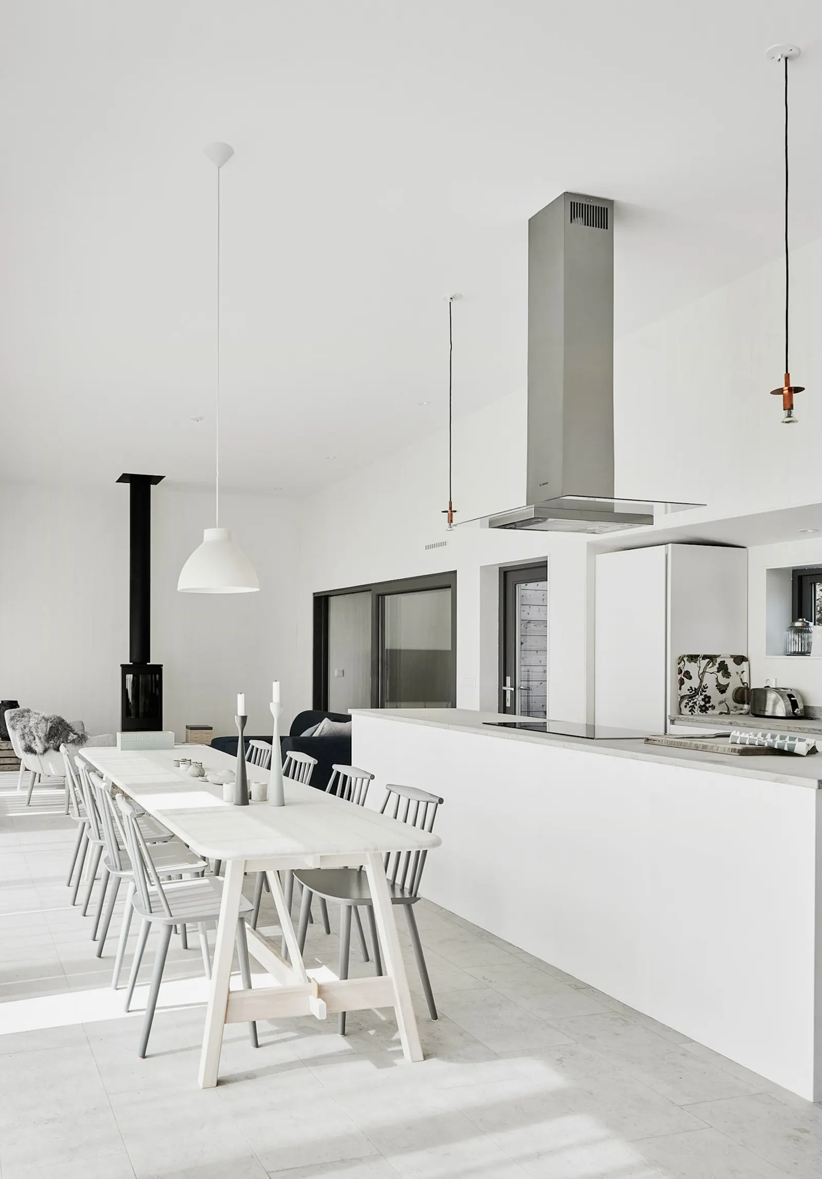 Arkitektritat hus med havsutsikt i Ljugarn – bild 3 av 24