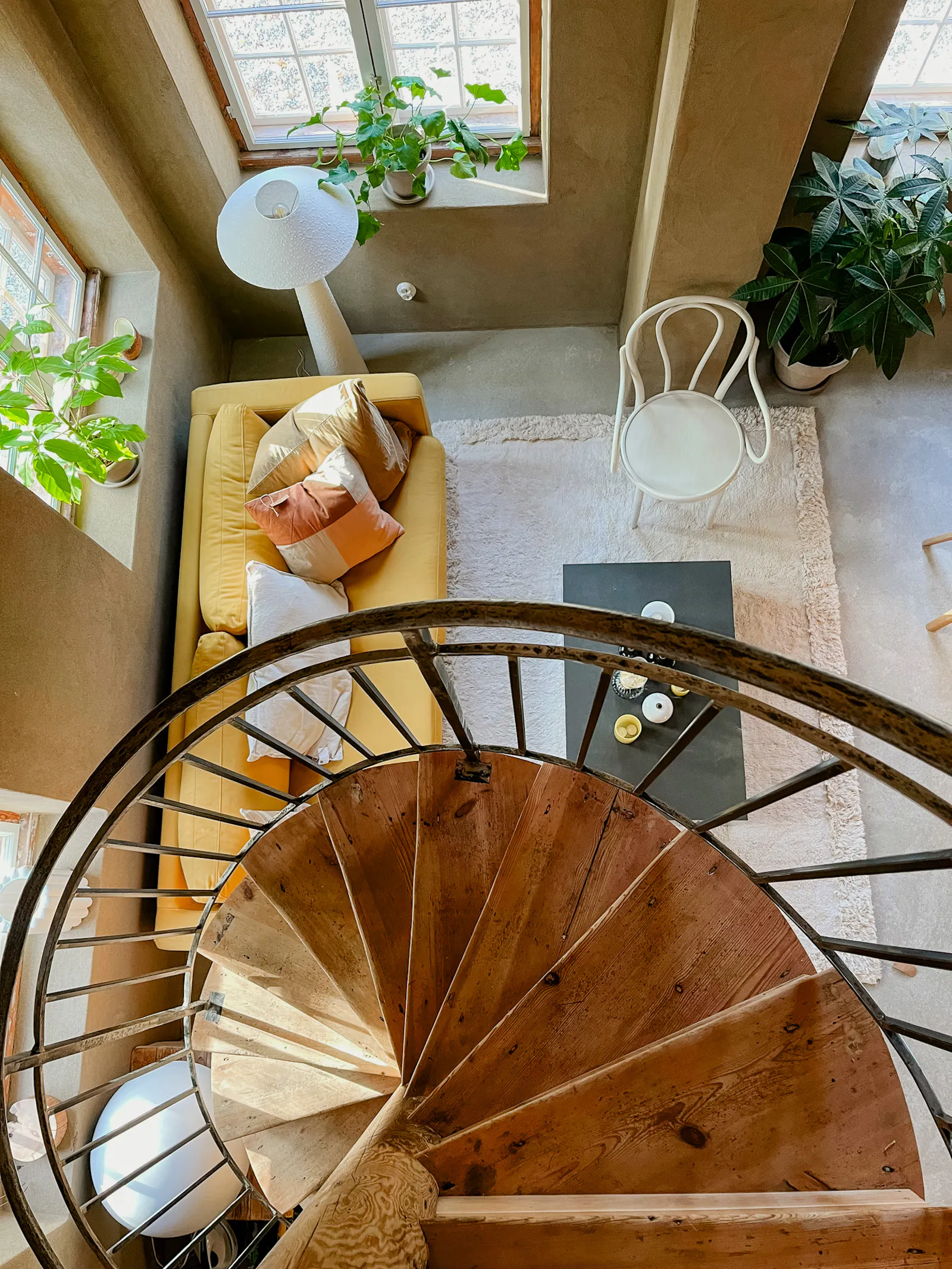 Designat hus med återbrukade detaljer i Österlen – bild 8 av 24